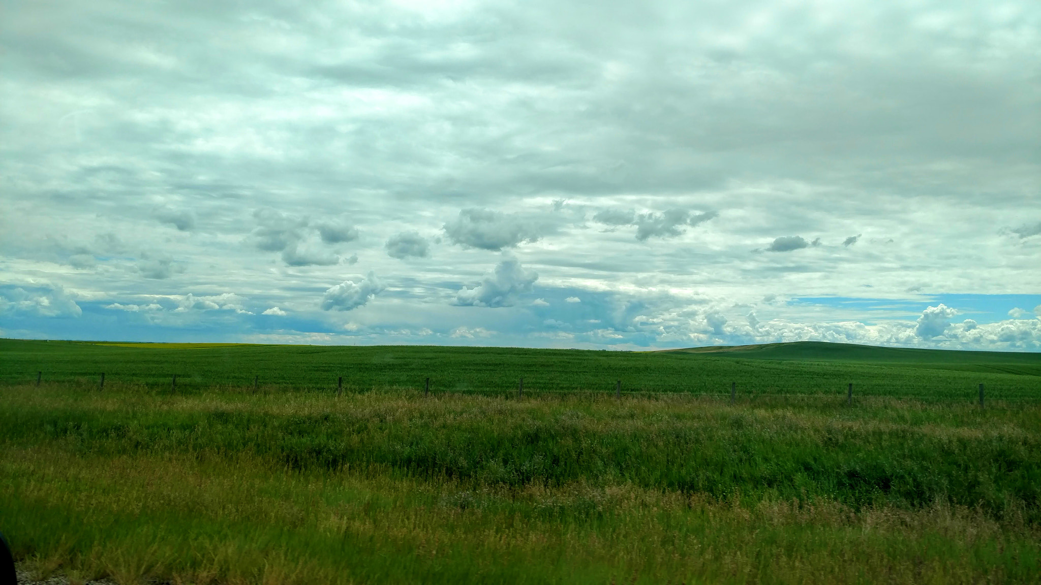 Motorola DROID Turbo 2 sample photo. Big cloud on the prairie photography