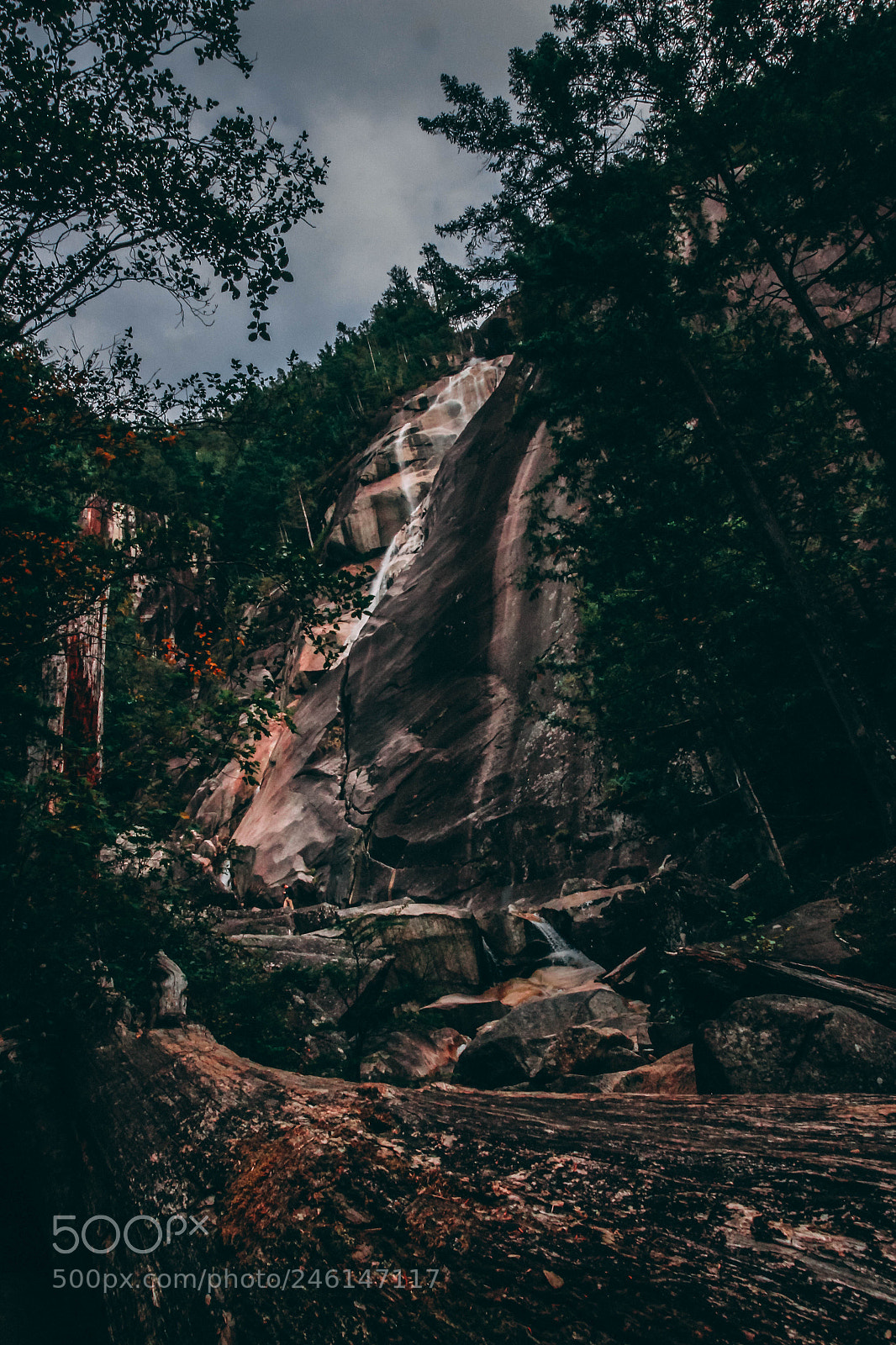 Canon EOS 600D (Rebel EOS T3i / EOS Kiss X5) sample photo. This is shannon falls photography