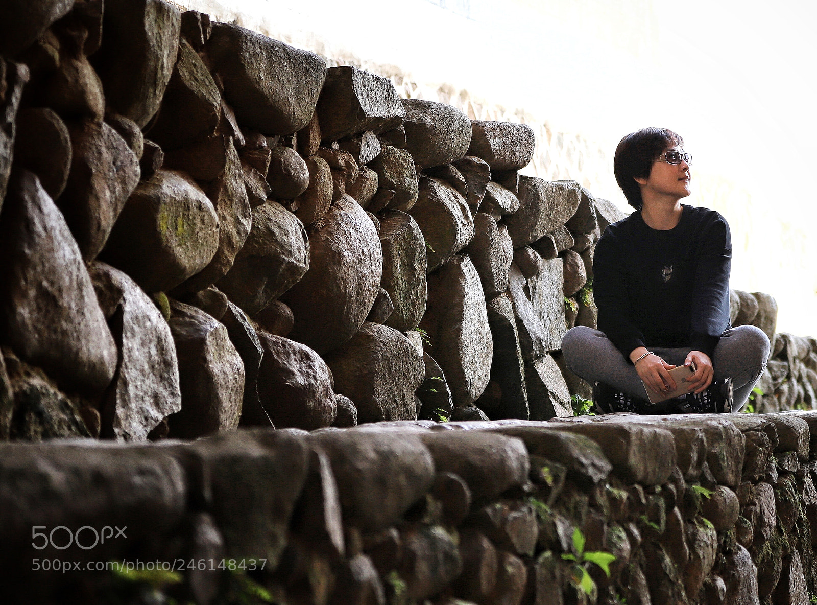 Canon EOS 6D Mark II sample photo. 泛光的垒石 photography