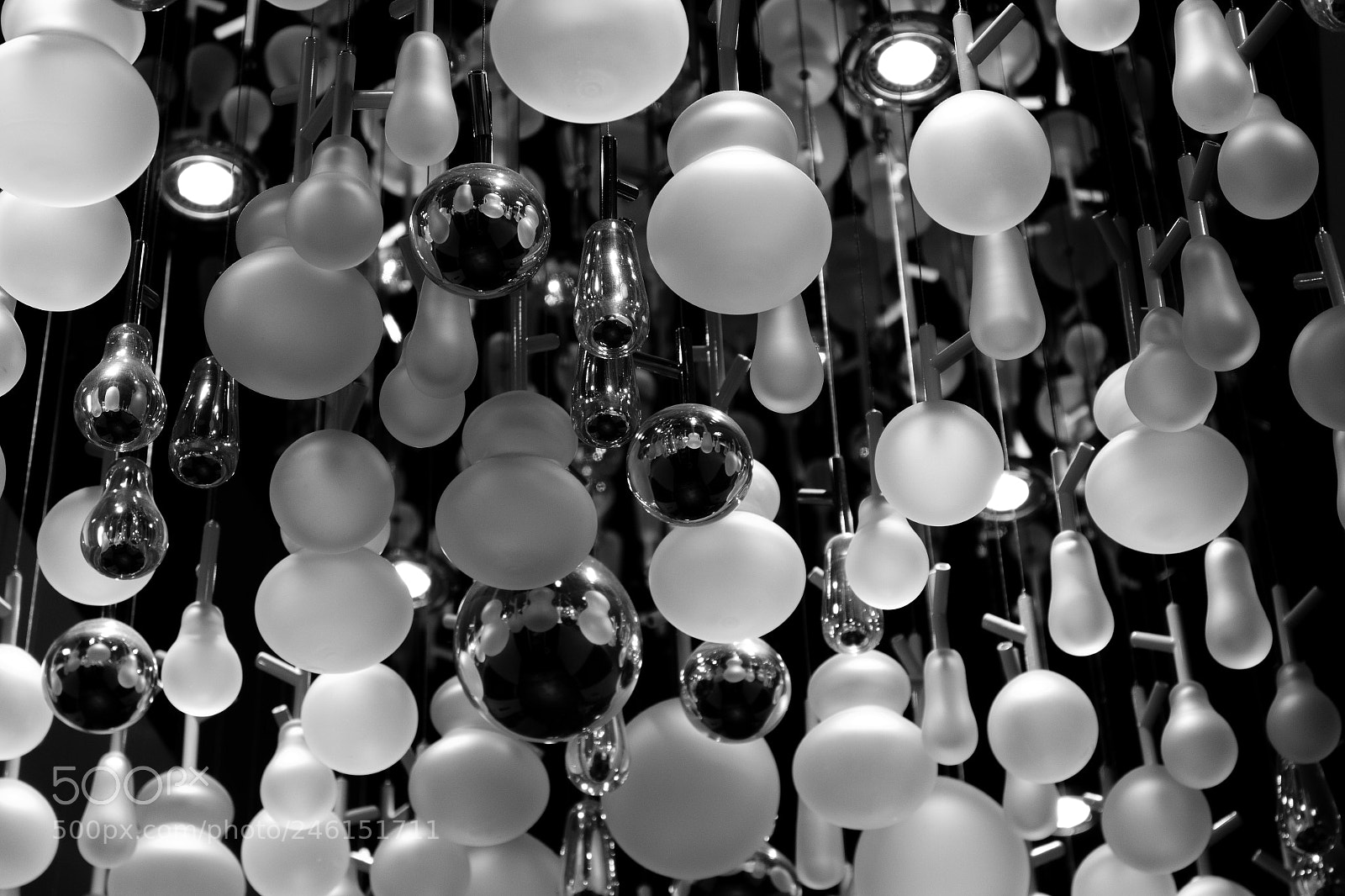 Canon EOS 100D (EOS Rebel SL1 / EOS Kiss X7) sample photo. Lobby of lights photography
