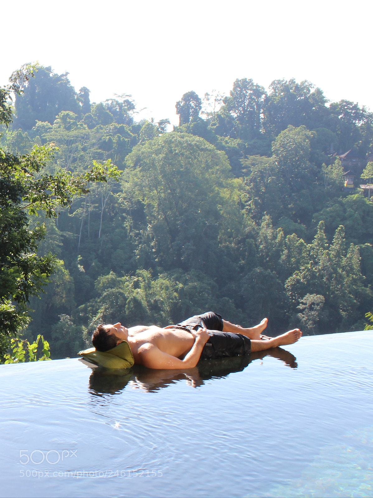 Canon EOS 600D (Rebel EOS T3i / EOS Kiss X5) sample photo. Cliff-face pool over-looking jungle photography