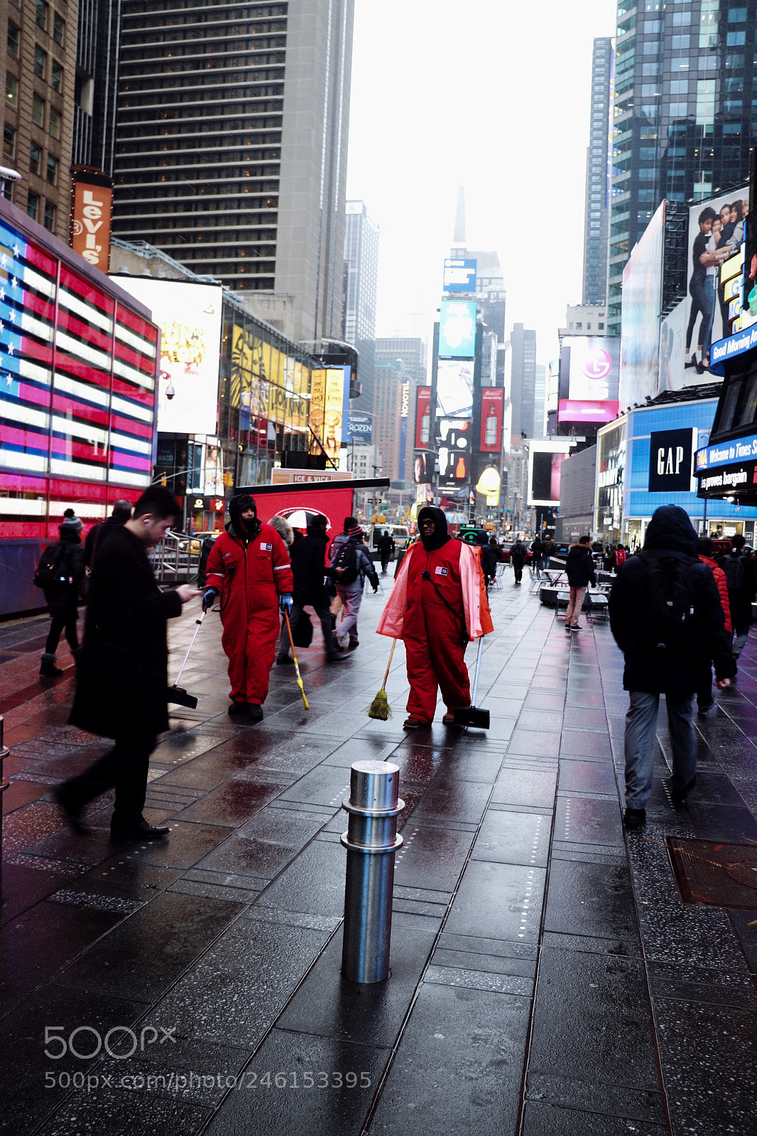 Canon EOS 77D (EOS 9000D / EOS 770D) sample photo. Times square photography