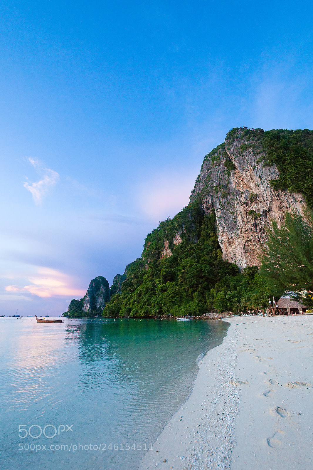 Nikon D5000 sample photo. Quiet sunrise koh phi photography