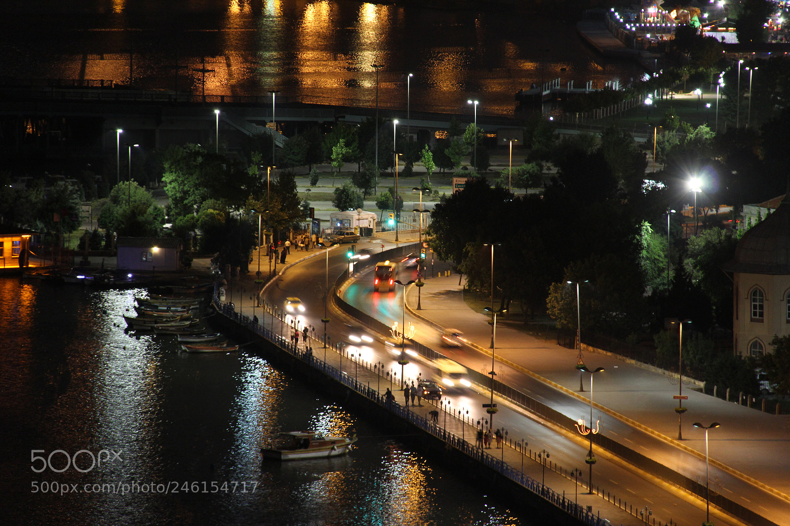 Canon EF-S 18-200mm F3.5-5.6 IS sample photo. Night in istanbul photography
