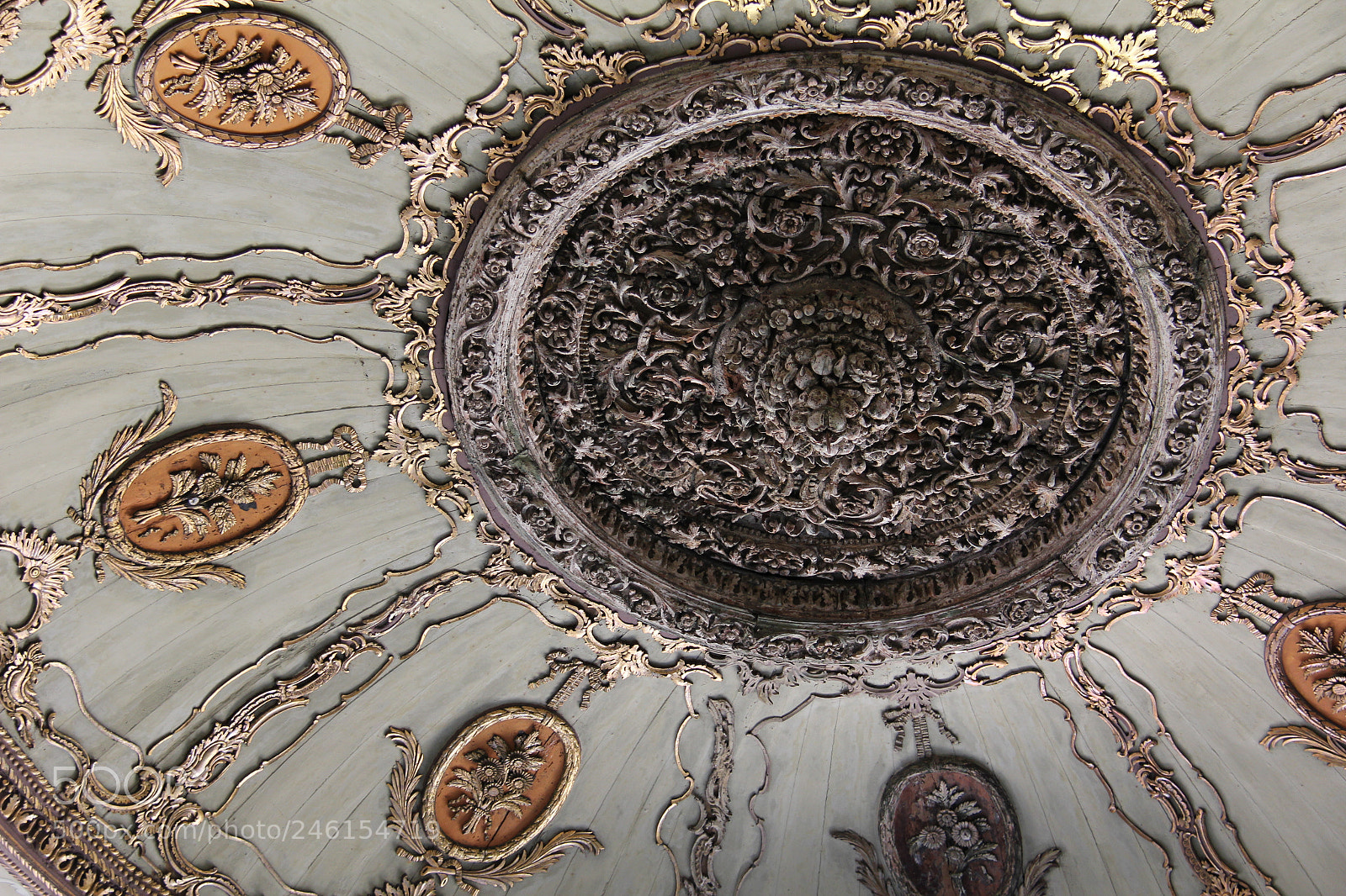 Canon EF-S 18-200mm F3.5-5.6 IS sample photo. Vintage roof of topkapi photography