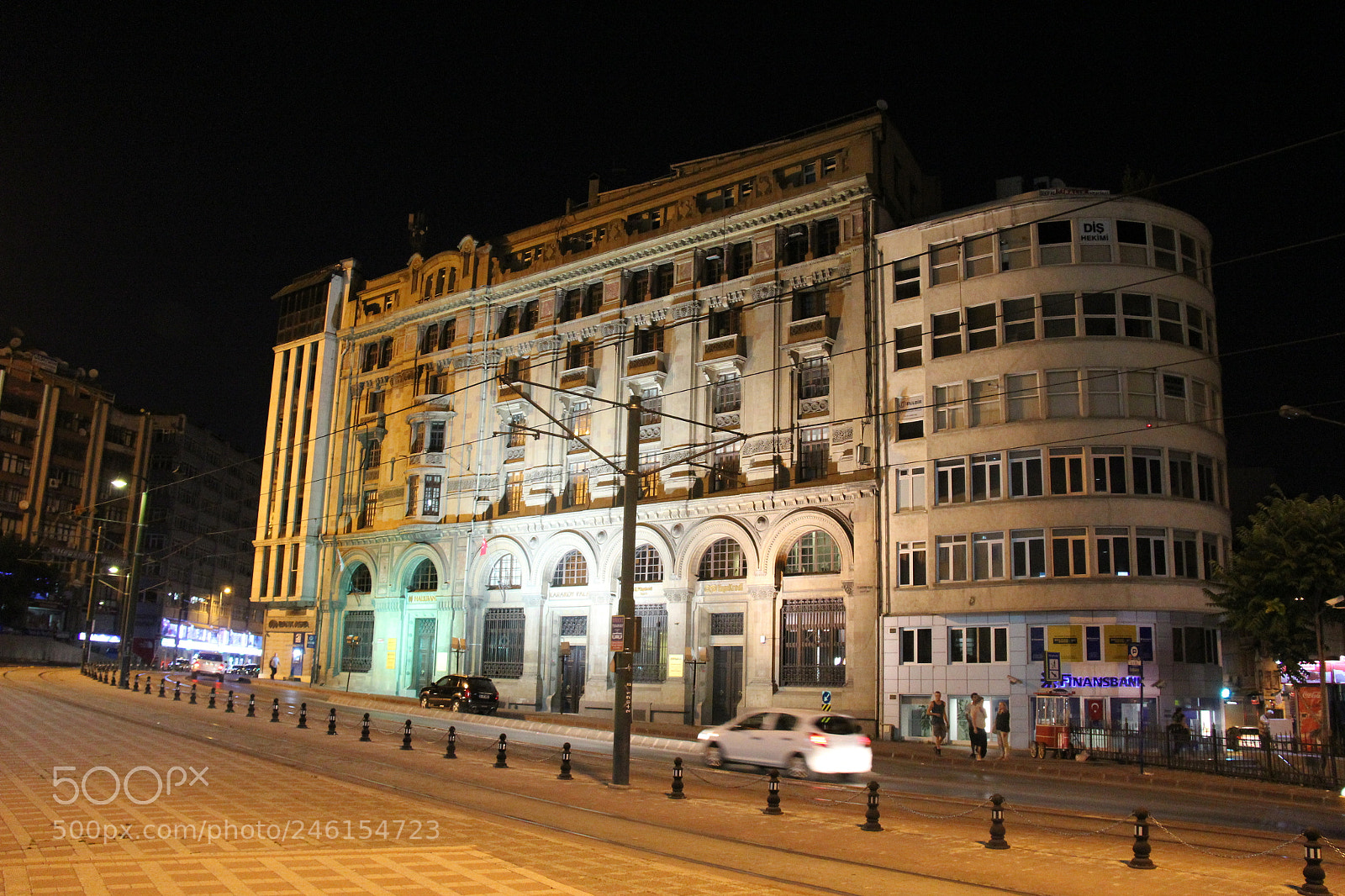 Canon EF-S 18-200mm F3.5-5.6 IS sample photo. Old bank building in photography
