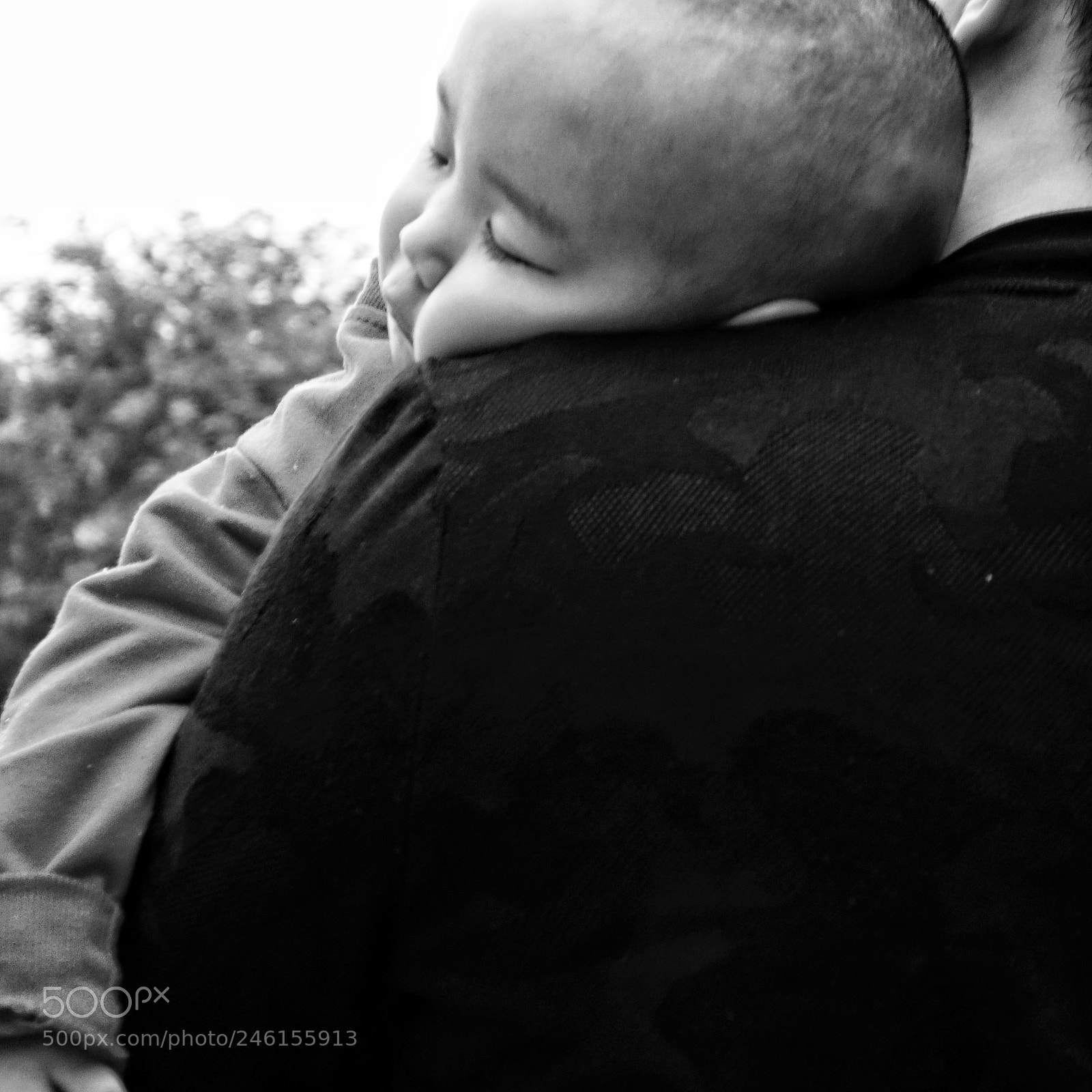 Sony Cyber-shot DSC-RX100 sample photo. Baby on  the shoulder photography
