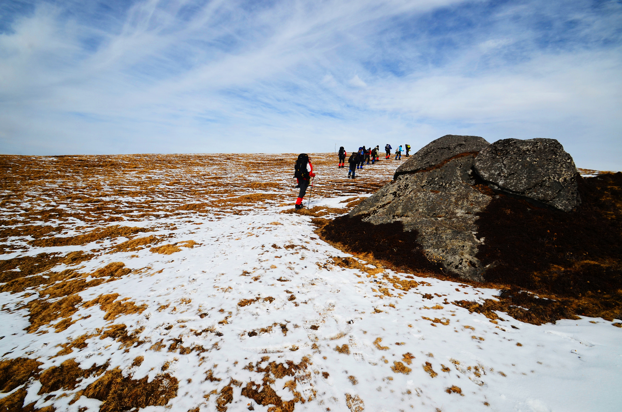 Nikon D5100 sample photo. Brahmatal tapojyoti das navigating a rock photography