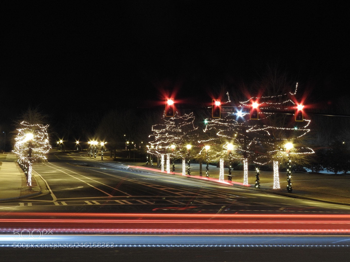 Nikon Coolpix P900 sample photo. Red light run photography