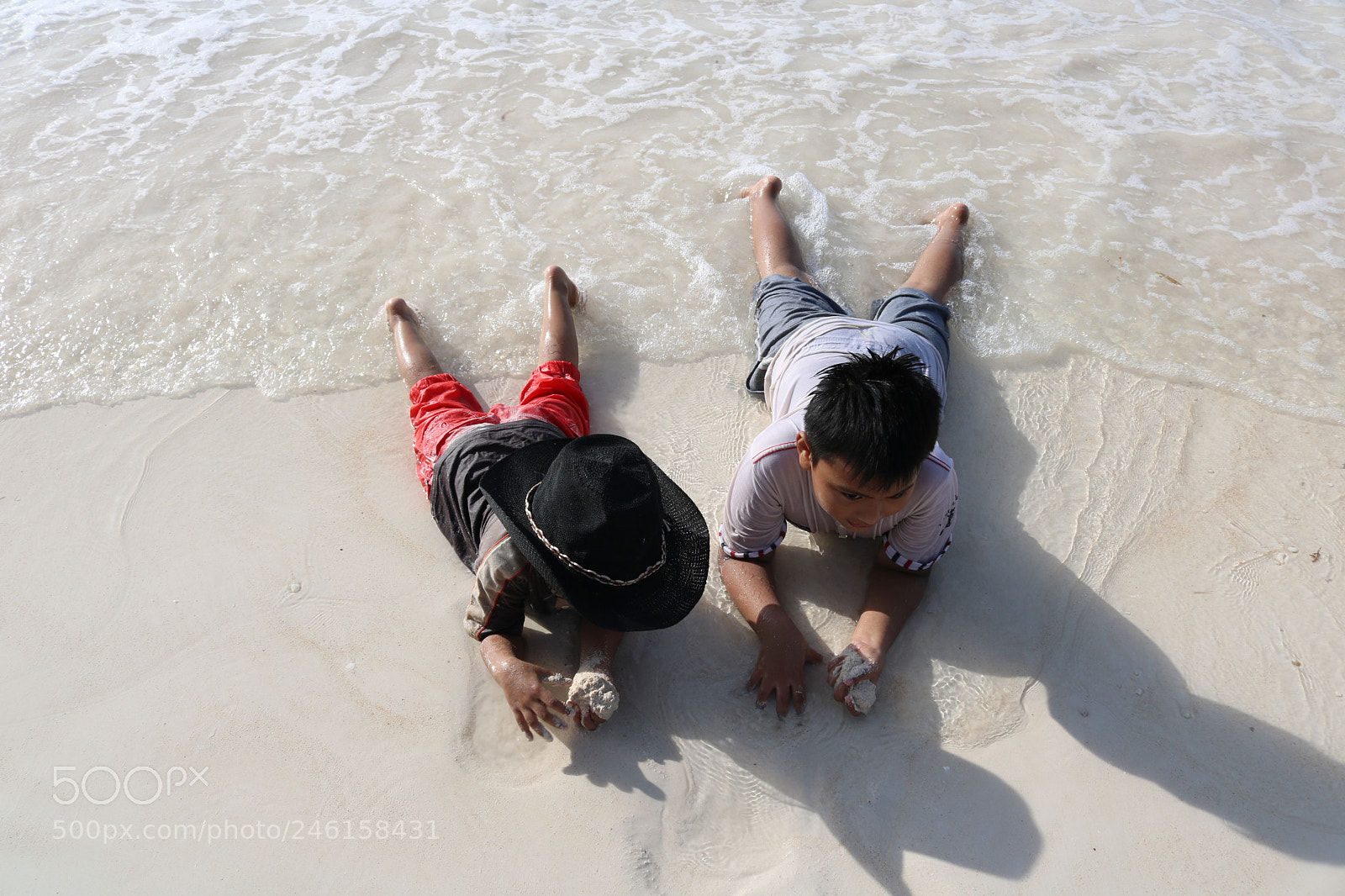Canon EOS 750D (EOS Rebel T6i / EOS Kiss X8i) sample photo. Two child photography