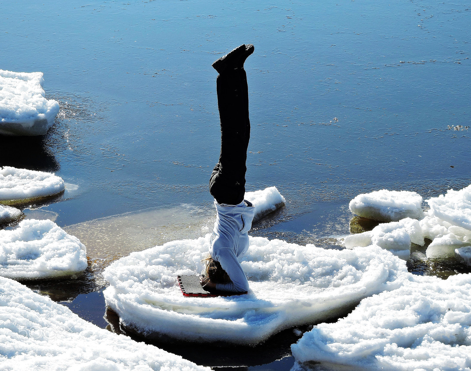 Nikon Coolpix P600 sample photo. Gymnastics on ice plate photography