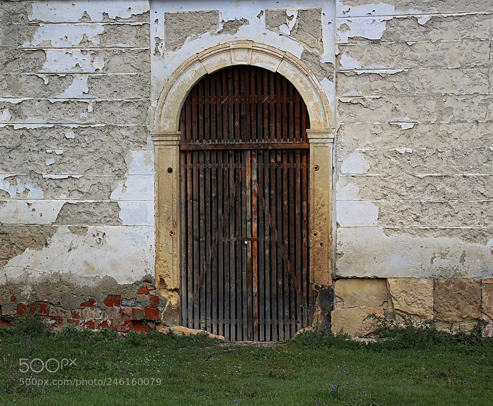 Canon EOS 1300D (EOS Rebel T6 / EOS Kiss X80) sample photo. Old wood gate photography
