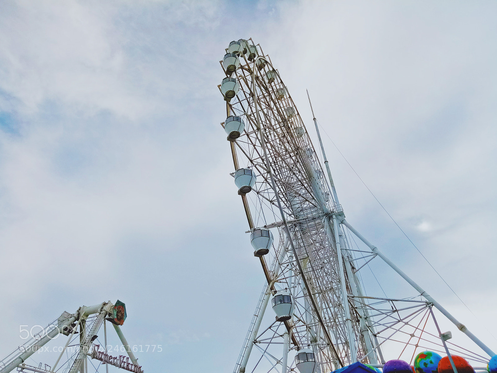 OPPO A1601 sample photo. Carousel photography