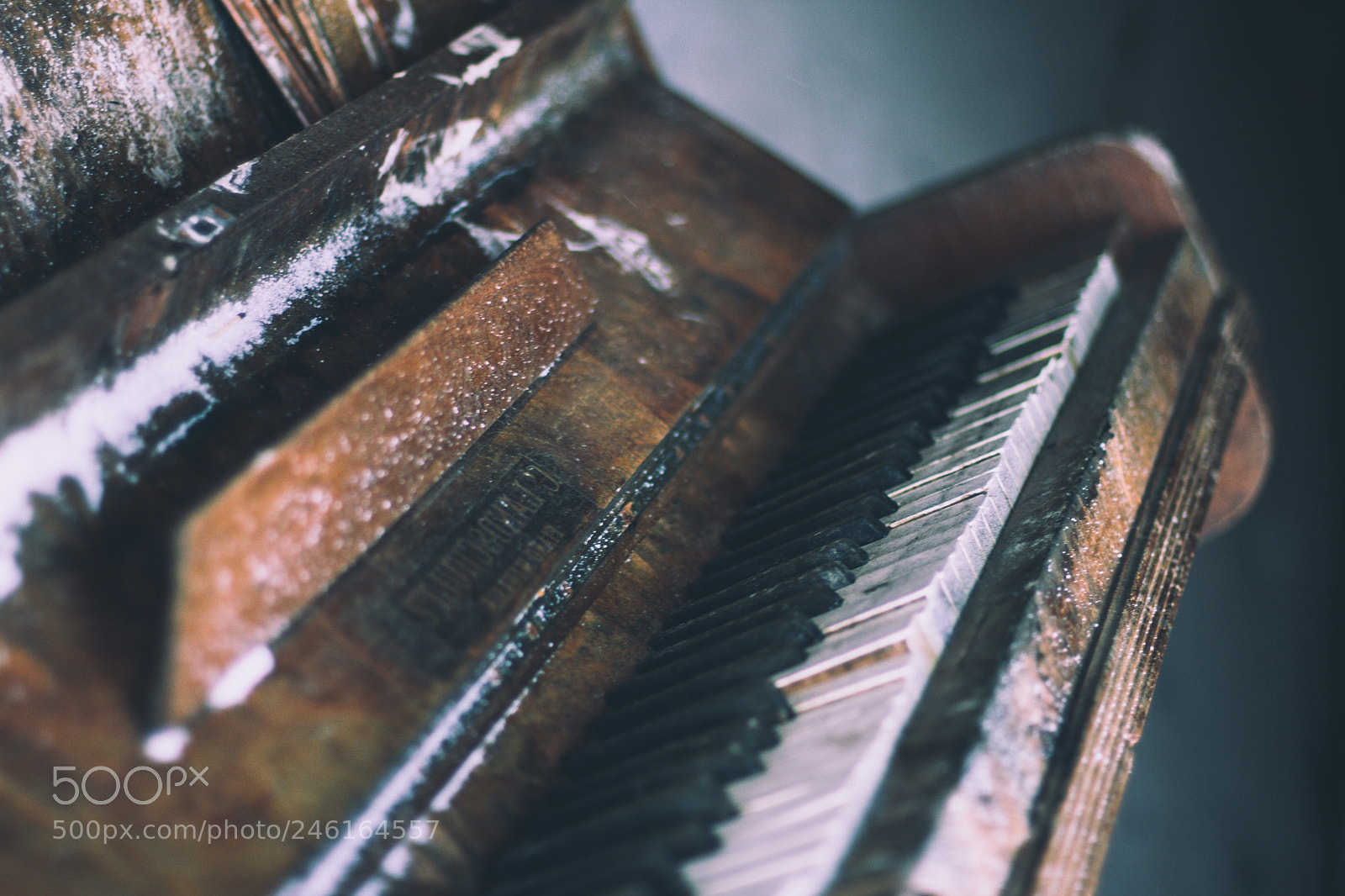 Canon EOS 60D sample photo. Abandoned piano photography
