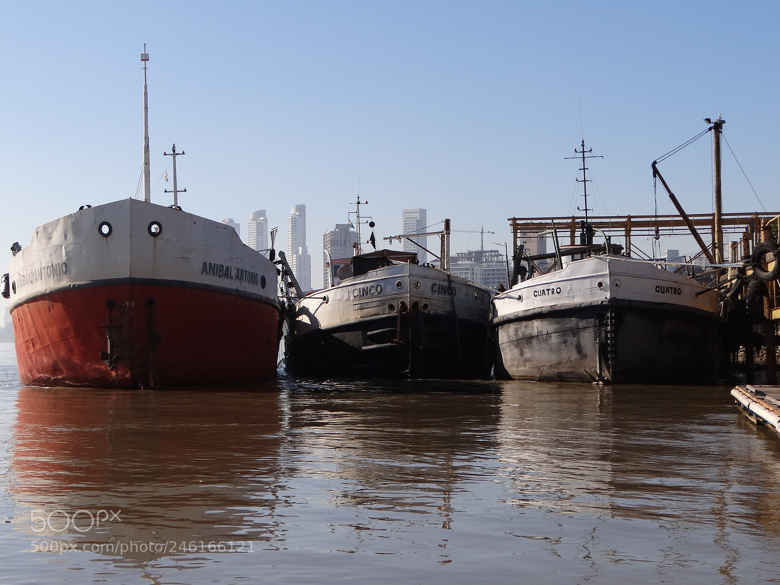 Sony Cyber-shot DSC-HX100V sample photo. Ships resting photography