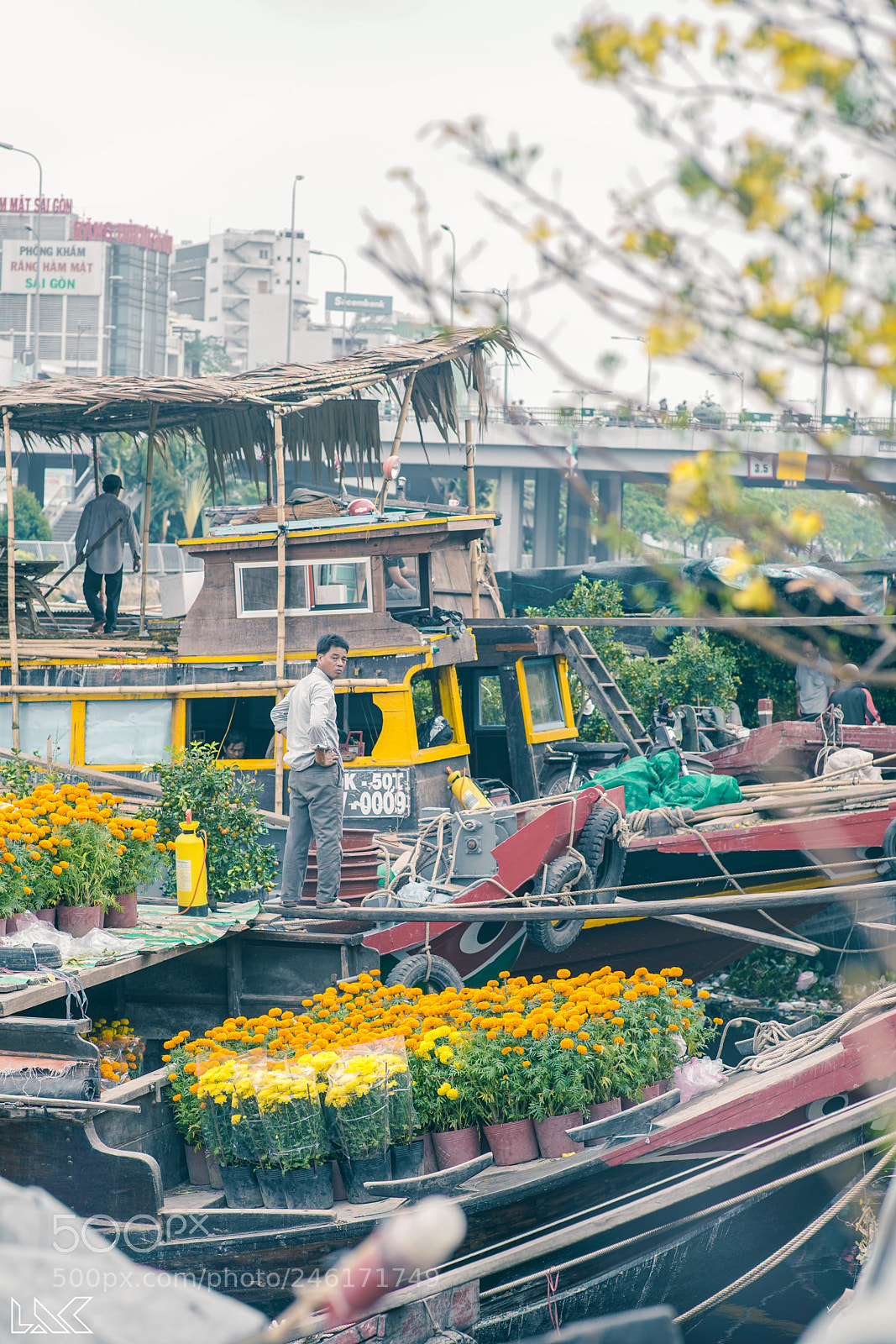 Sony a7R II sample photo. Floating flower market #2 photography