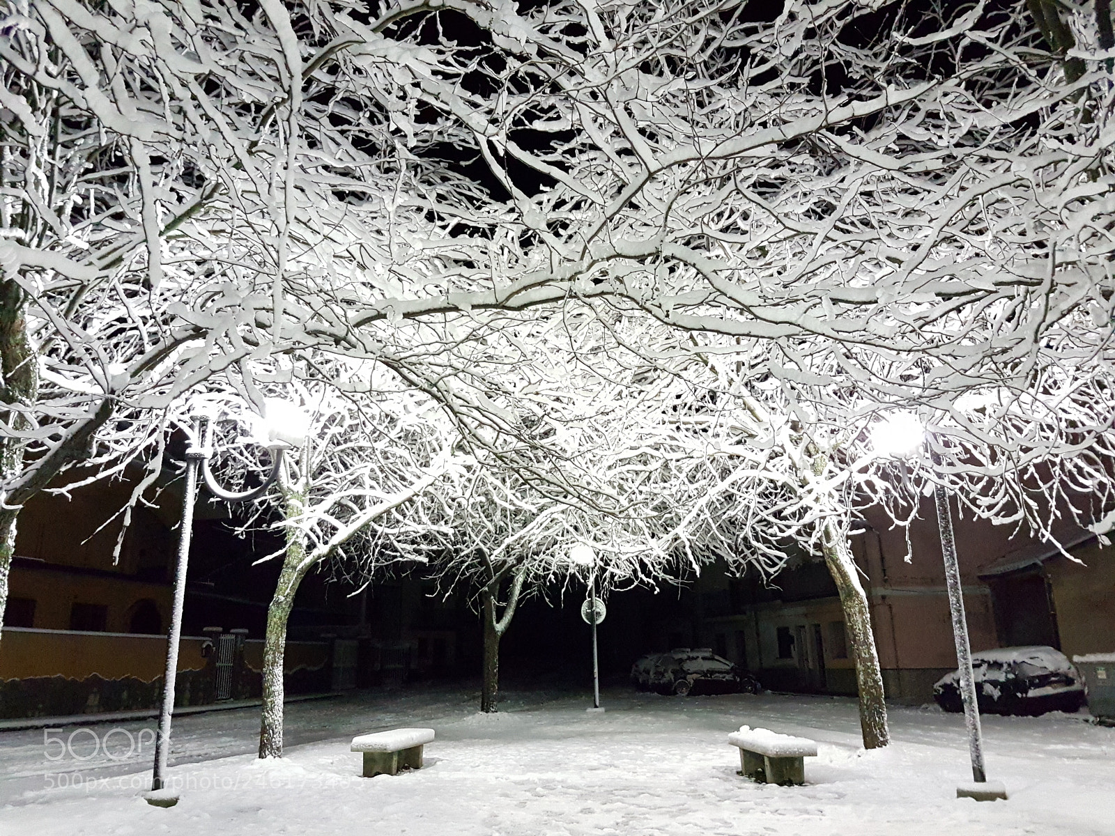 Samsung Galaxy S7 sample photo. Lighting snow in the photography