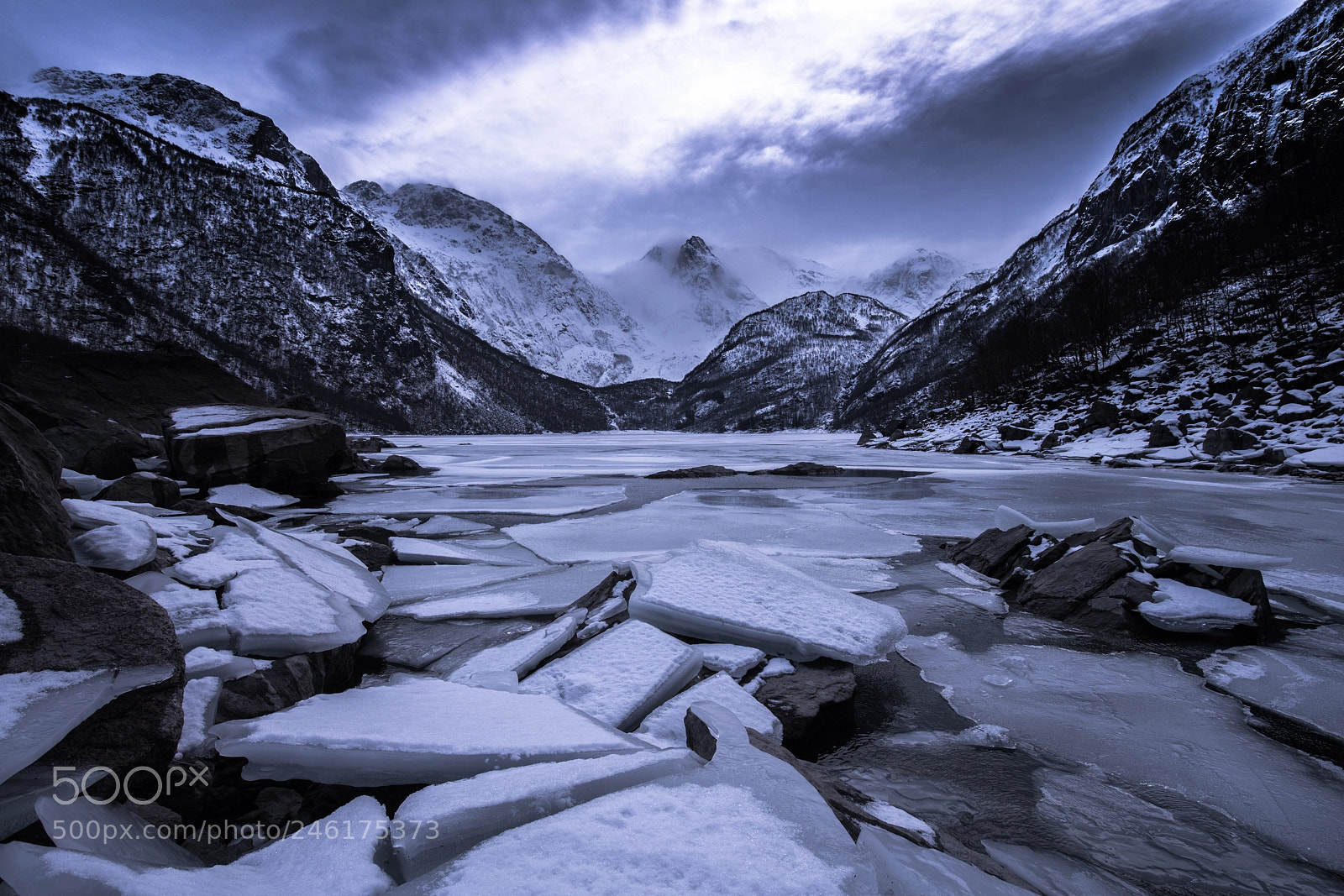 Sony a7R II sample photo. Winter in bondhusbreen photography