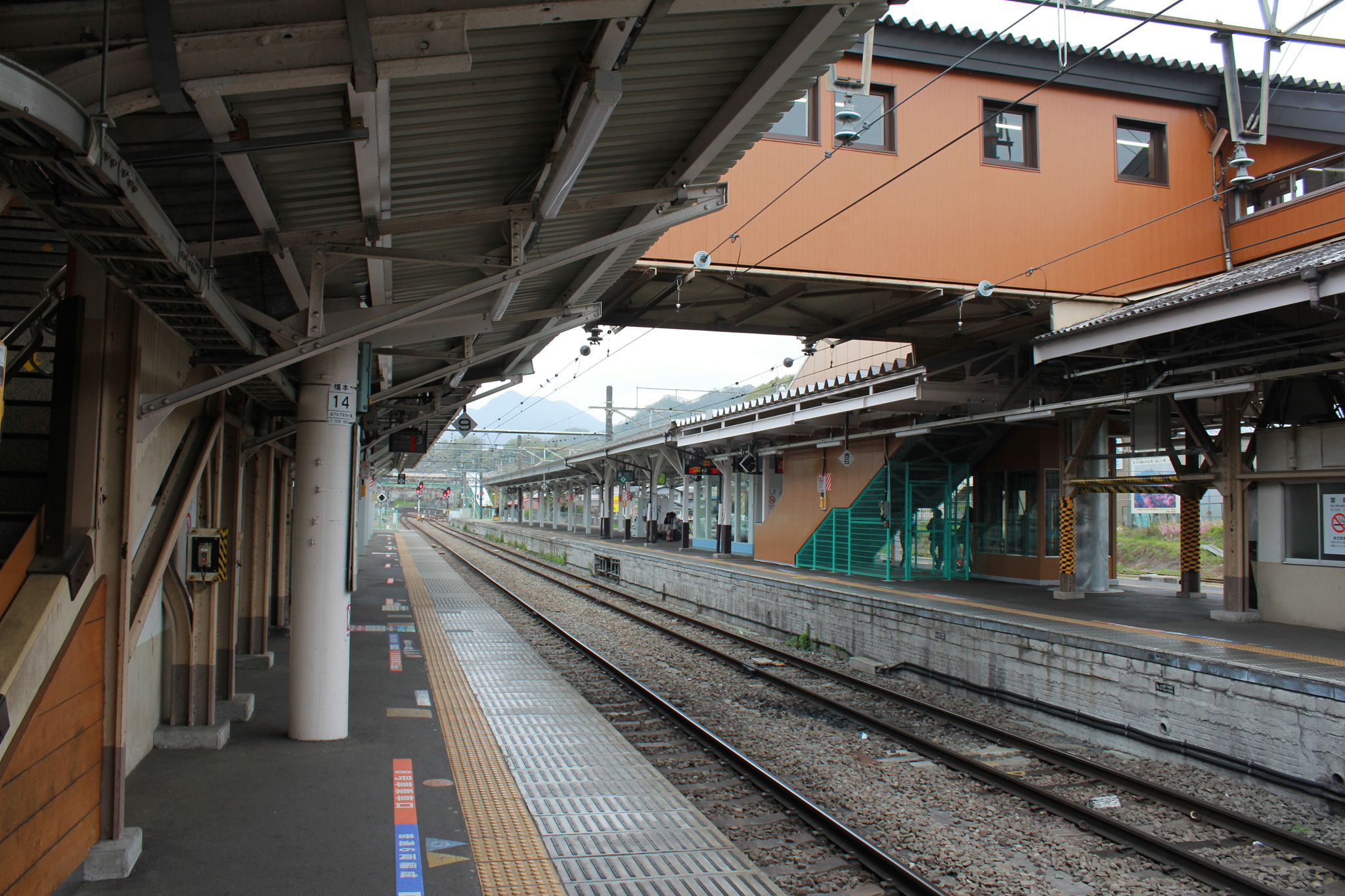 Canon EF-S 18-55mm F3.5-5.6 IS sample photo. Img photography