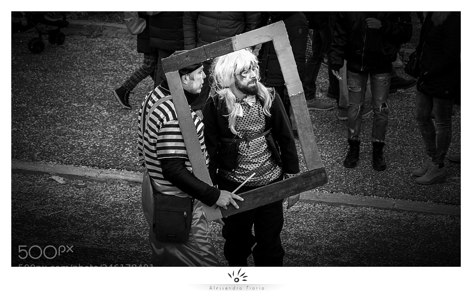 Canon EOS 750D (EOS Rebel T6i / EOS Kiss X8i) sample photo. A painting man in photography