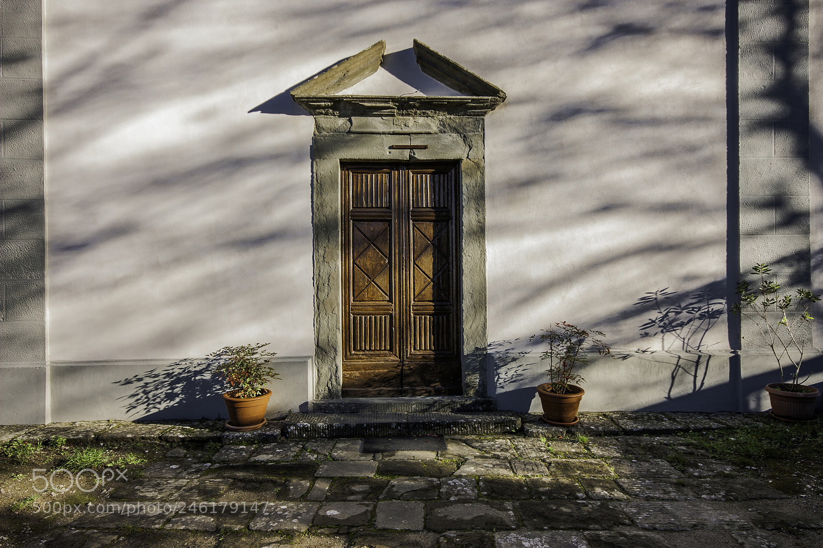 Canon EOS 450D (EOS Rebel XSi / EOS Kiss X2) sample photo. Montefioralle porta chiesa photography