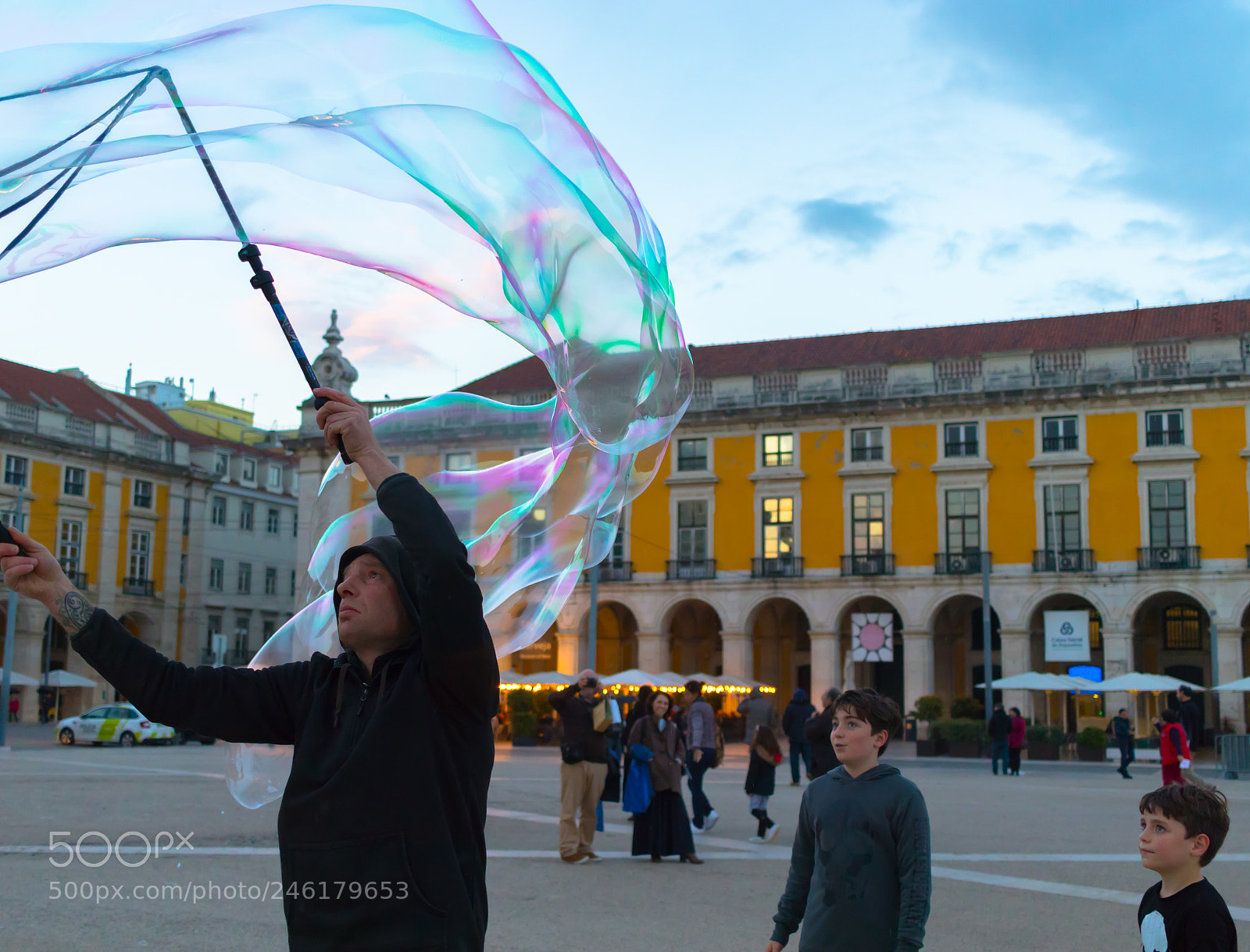 Canon EOS 77D (EOS 9000D / EOS 770D) sample photo. The bubble maker from photography