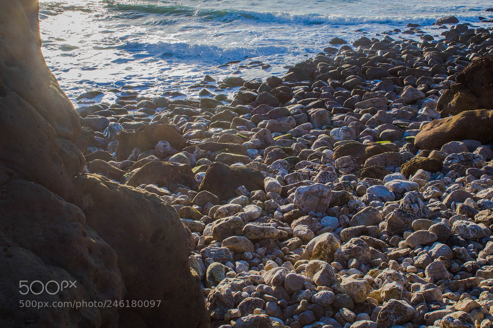 Canon EOS 1300D (EOS Rebel T6 / EOS Kiss X80) sample photo. Rocky coast photography