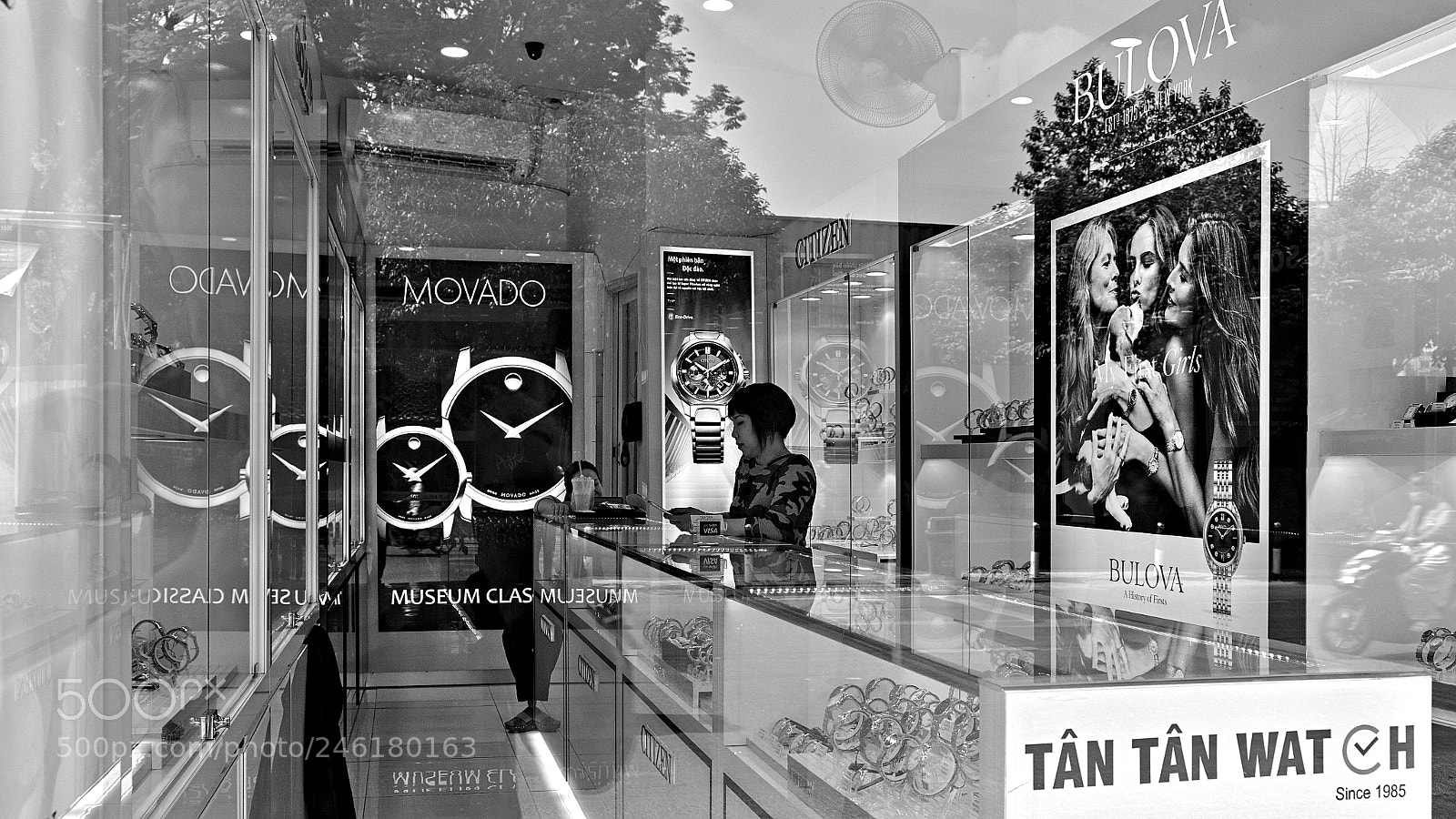 Fujifilm X-T2 sample photo. Saigon watch shop photography