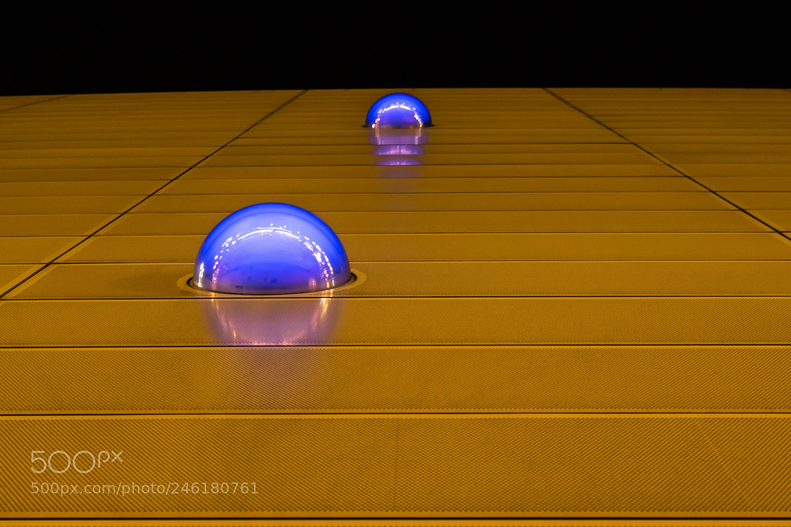 Fujifilm X-T1 sample photo. Two bubbles photography