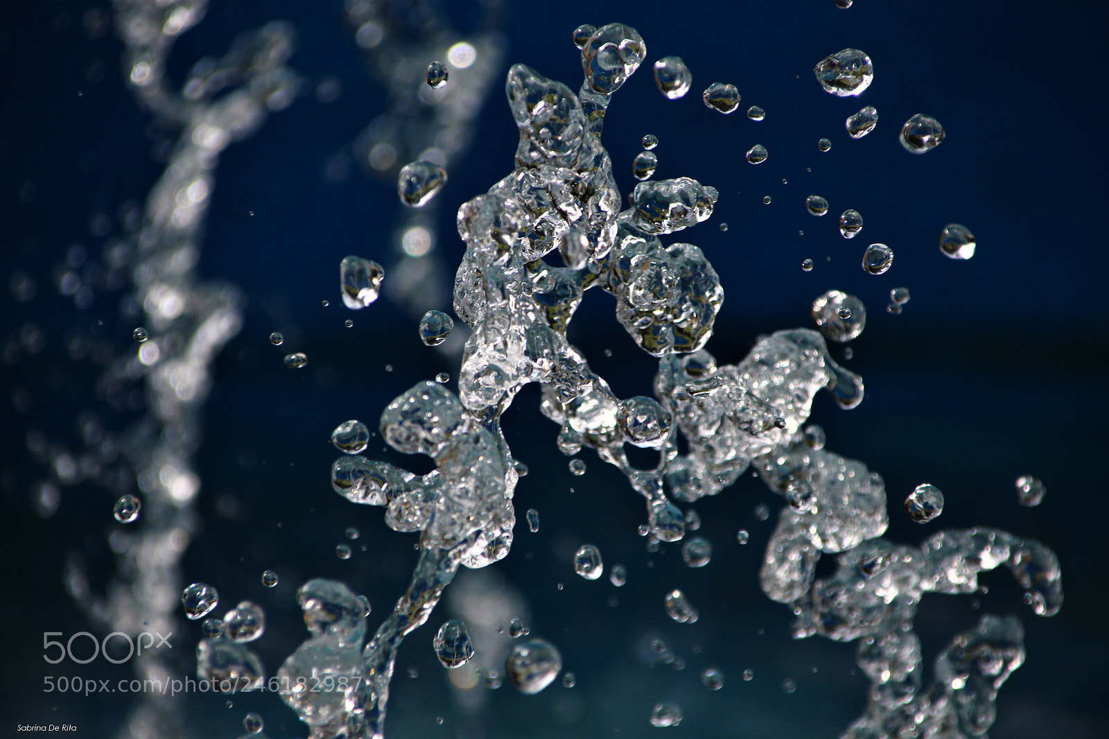 Canon EOS 700D (EOS Rebel T5i / EOS Kiss X7i) sample photo. ‏‏ fountain drops like magic photography