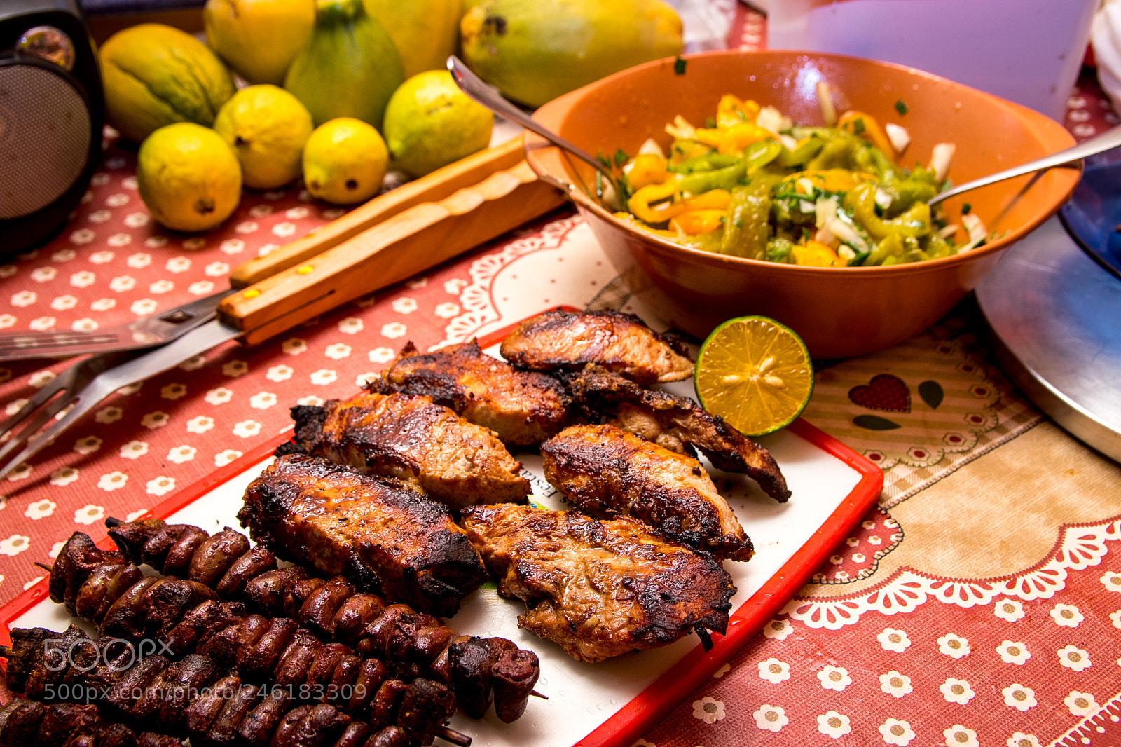Canon EOS 800D (EOS Rebel T7i / EOS Kiss X9i) sample photo. Brazilian caipira barbecue photography