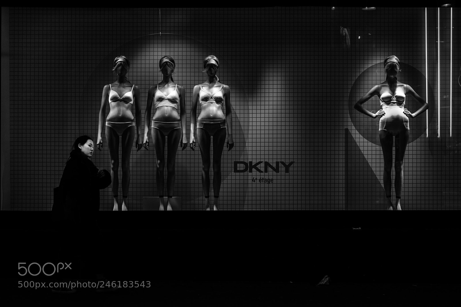 Fujifilm X-Pro2 sample photo. Vitrine photography