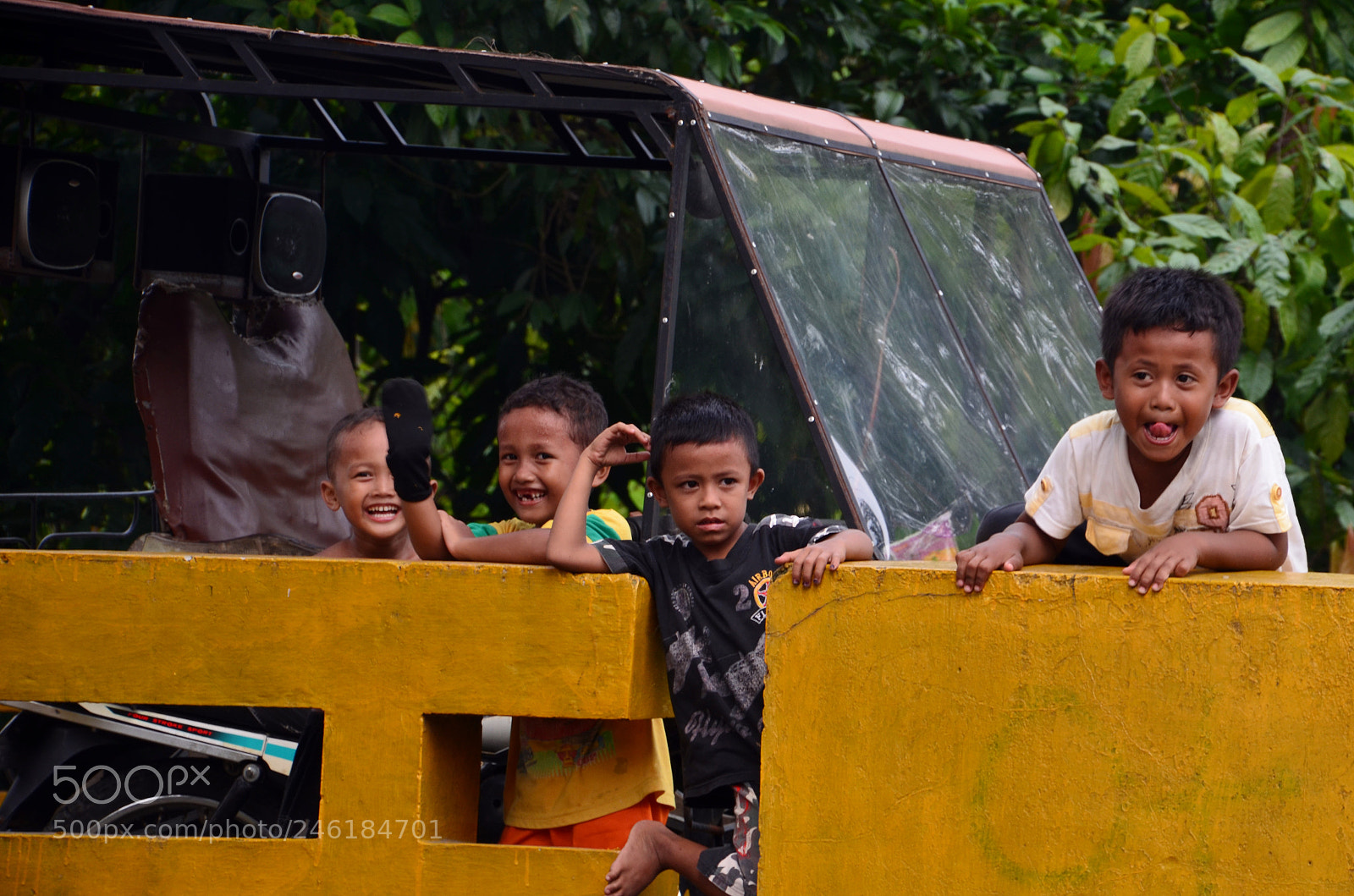 Nikon D5100 sample photo. Laughter photography