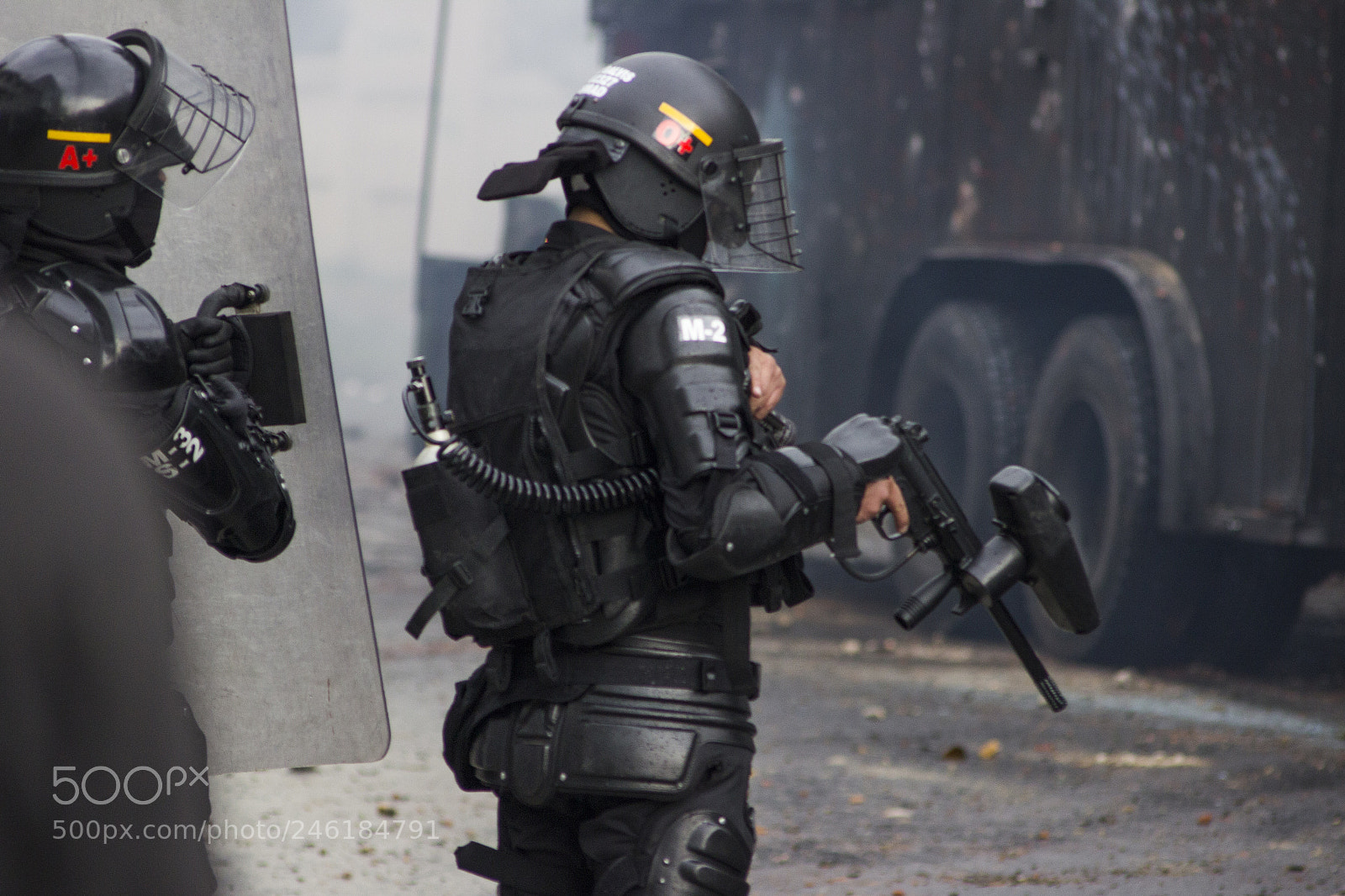 Canon EOS 600D (Rebel EOS T3i / EOS Kiss X5) sample photo. Clashes in bogota photography
