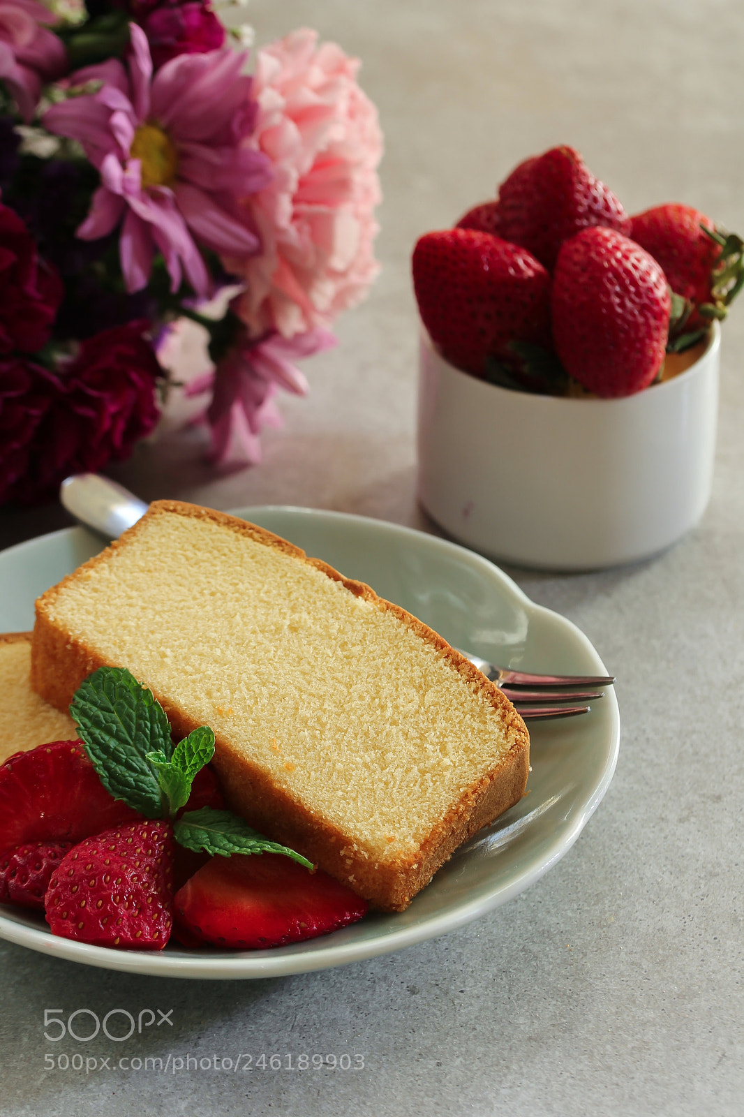 Canon EOS 60D sample photo. Sliced butter pound cake photography