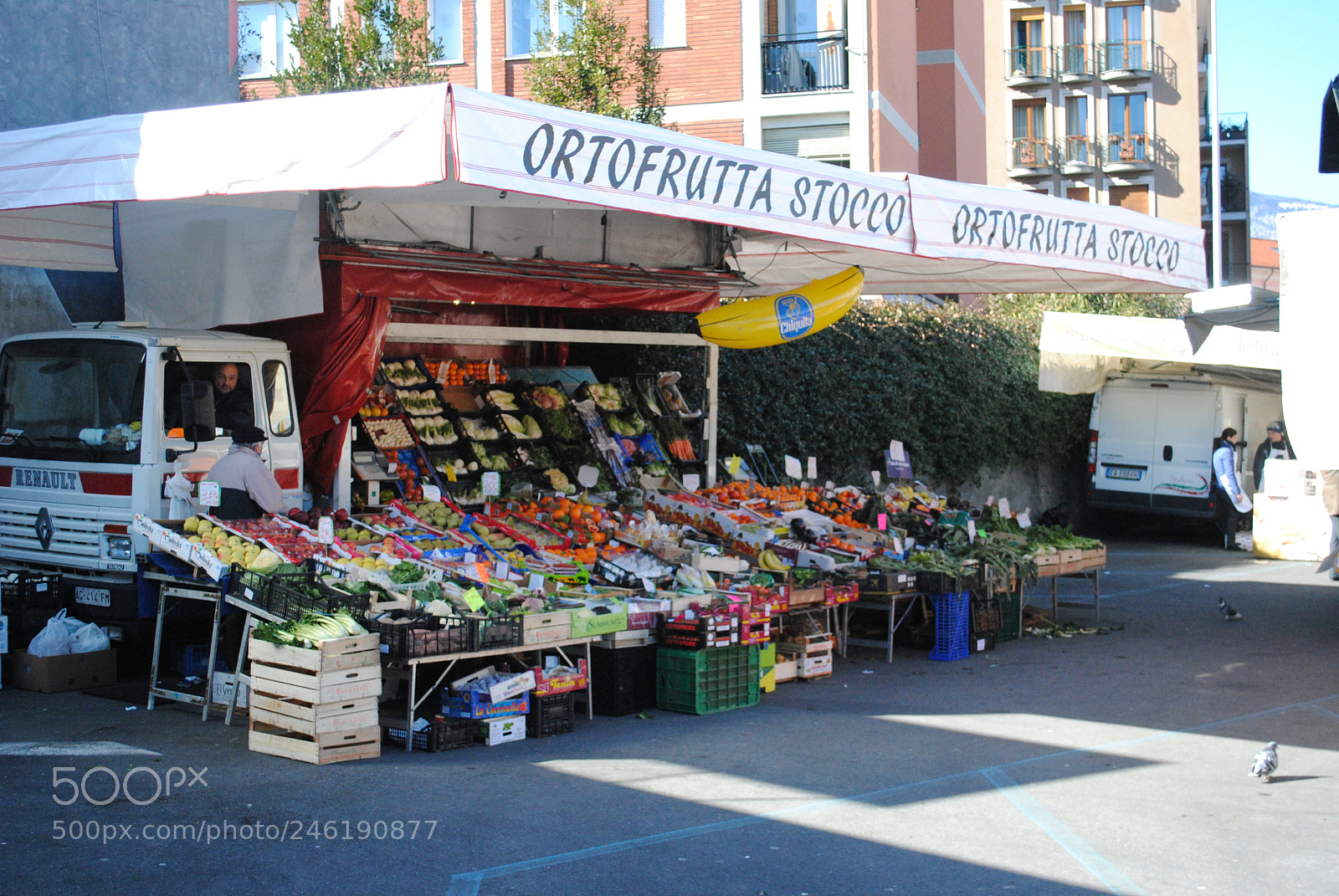 Nikon D3000 sample photo. Woche mark in italien. photography