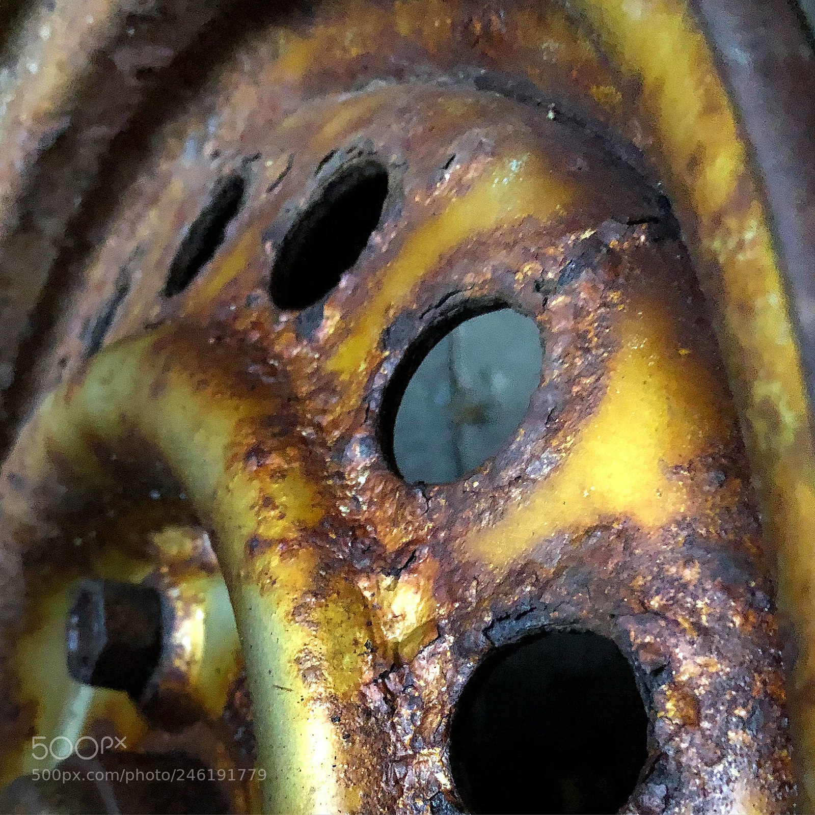 Apple iPhone 8 Plus sample photo. Rusty imagination close-up photography
