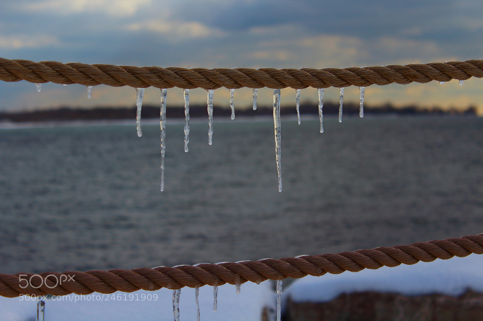 Canon EOS 1200D (EOS Rebel T5 / EOS Kiss X70 / EOS Hi) sample photo. Frozen over water photography