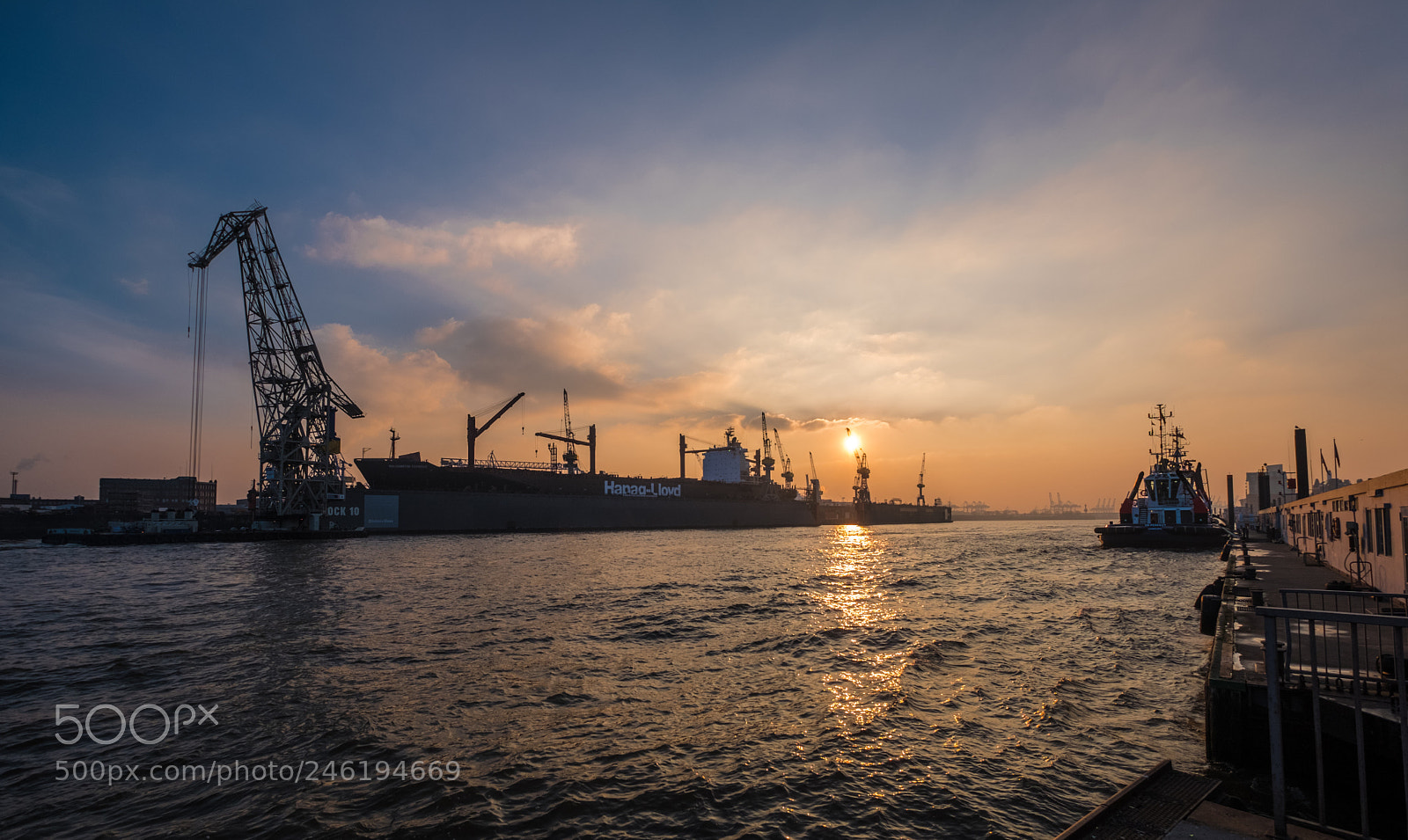 Fujifilm X-T2 sample photo. Hamburg hafen - landungsbr photography