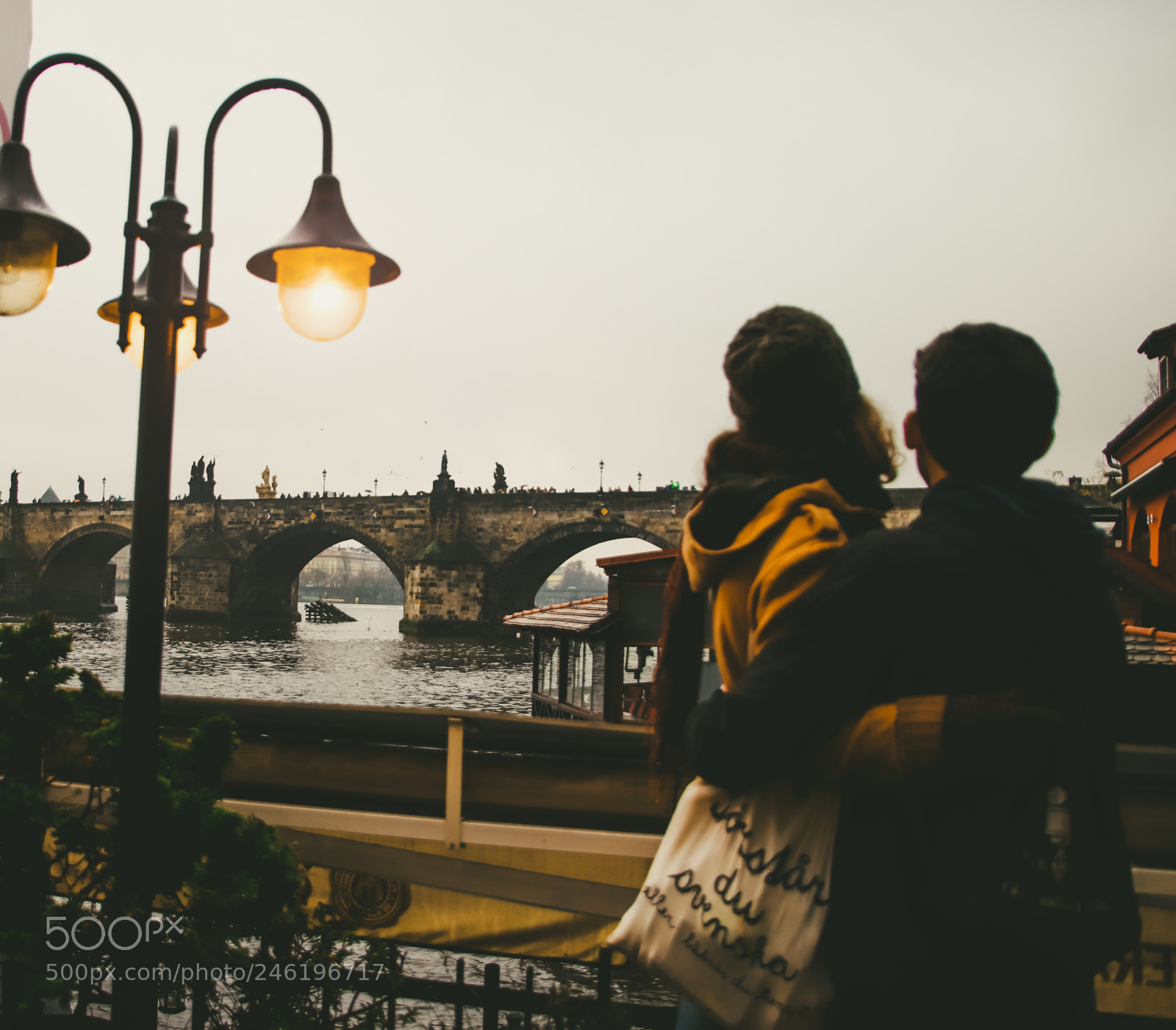Canon EOS 77D (EOS 9000D / EOS 770D) sample photo. Lovers by the city photography