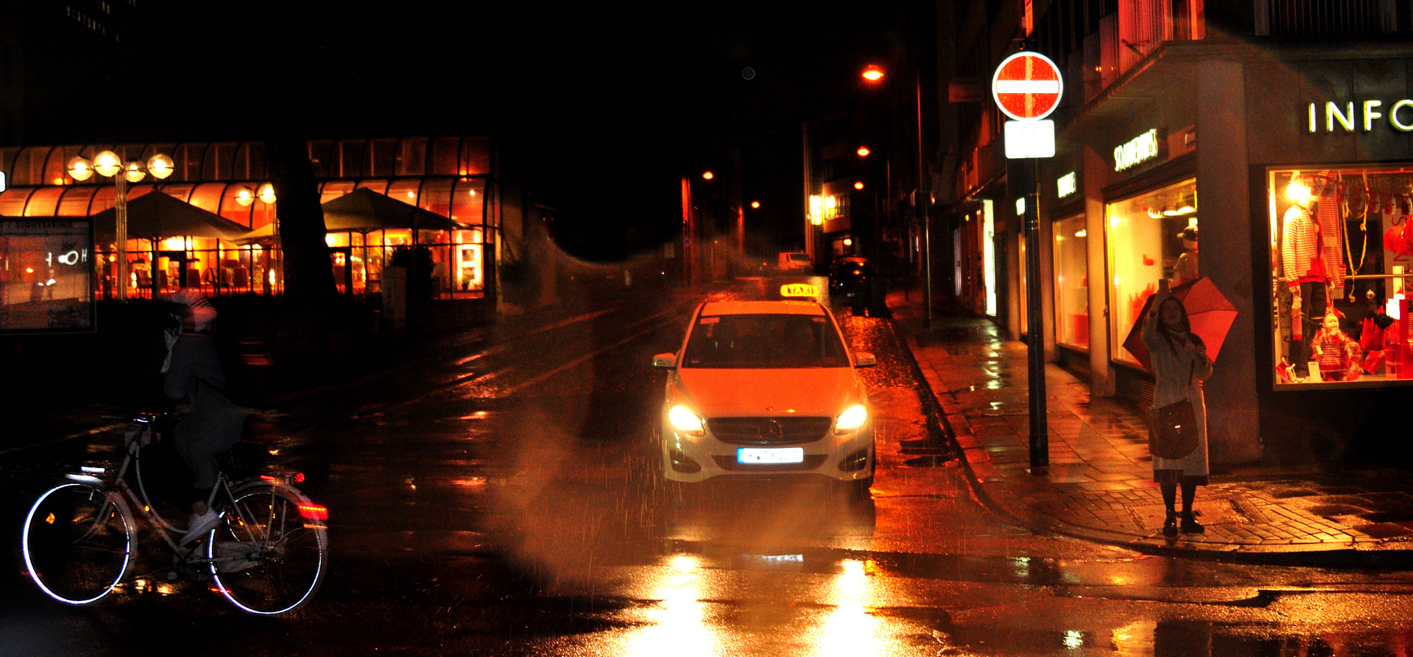 Nikon D90 sample photo. Rain in the city photography