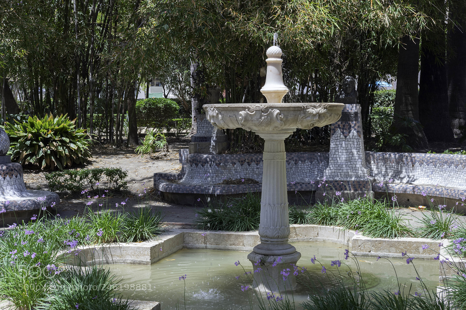 Fujifilm X-Pro2 sample photo. Fountain in a park photography