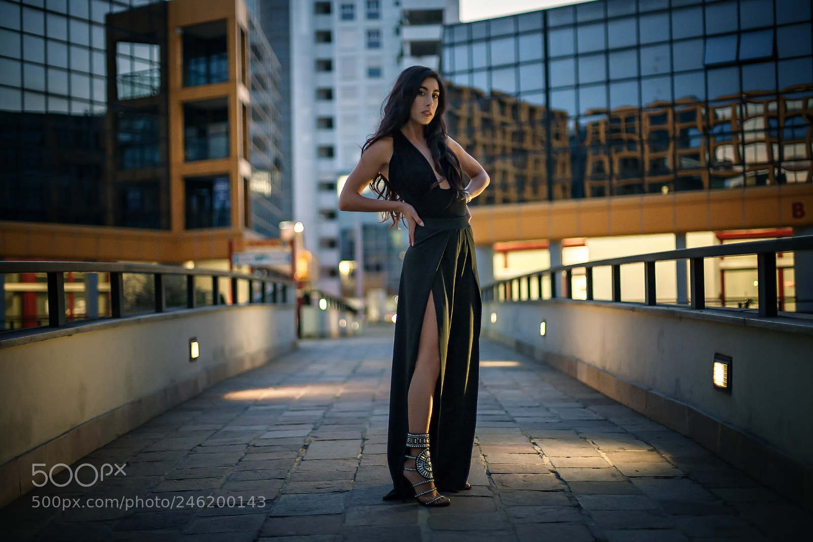 Canon EOS 5D sample photo. Fashion night photography
