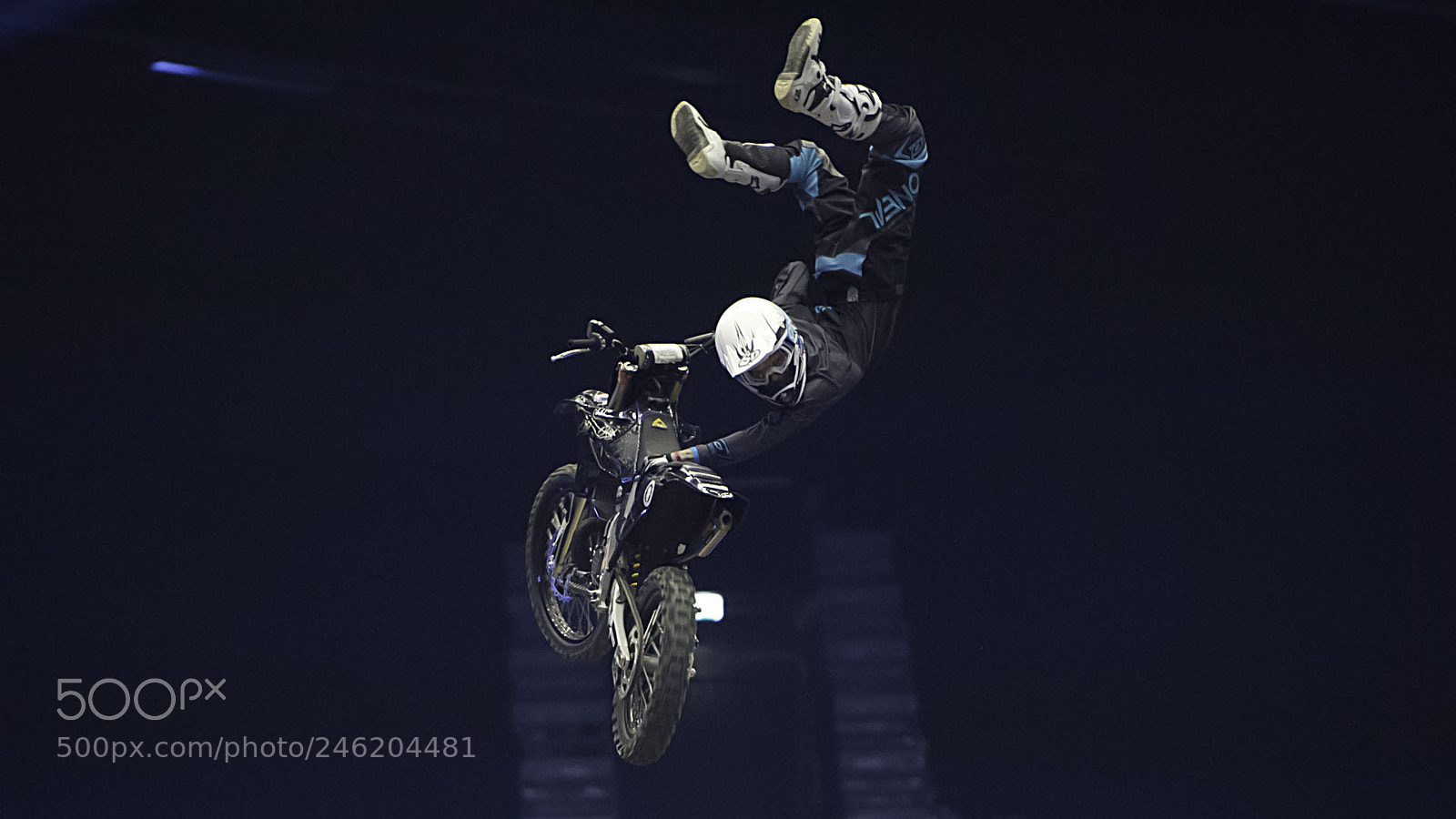 Nikon D3S sample photo. Stemningsbilled ved yamaha supercross photography