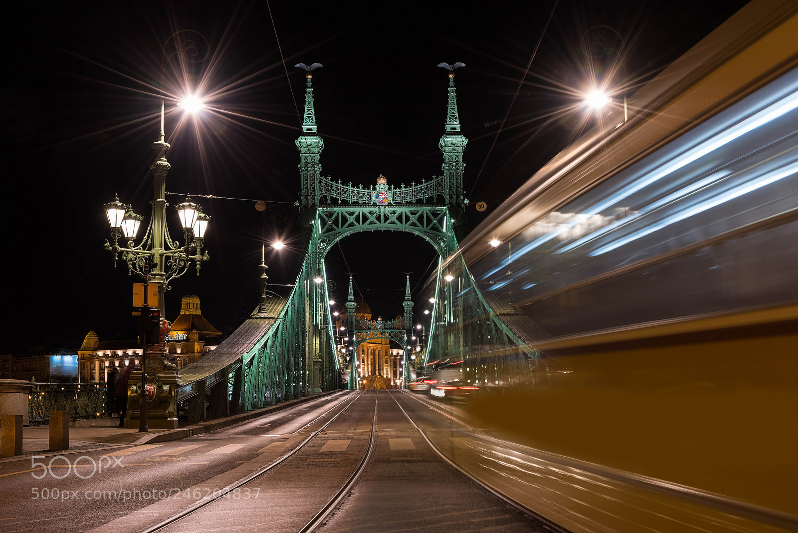 Nikon D810 sample photo. Yellow tram on liberty photography