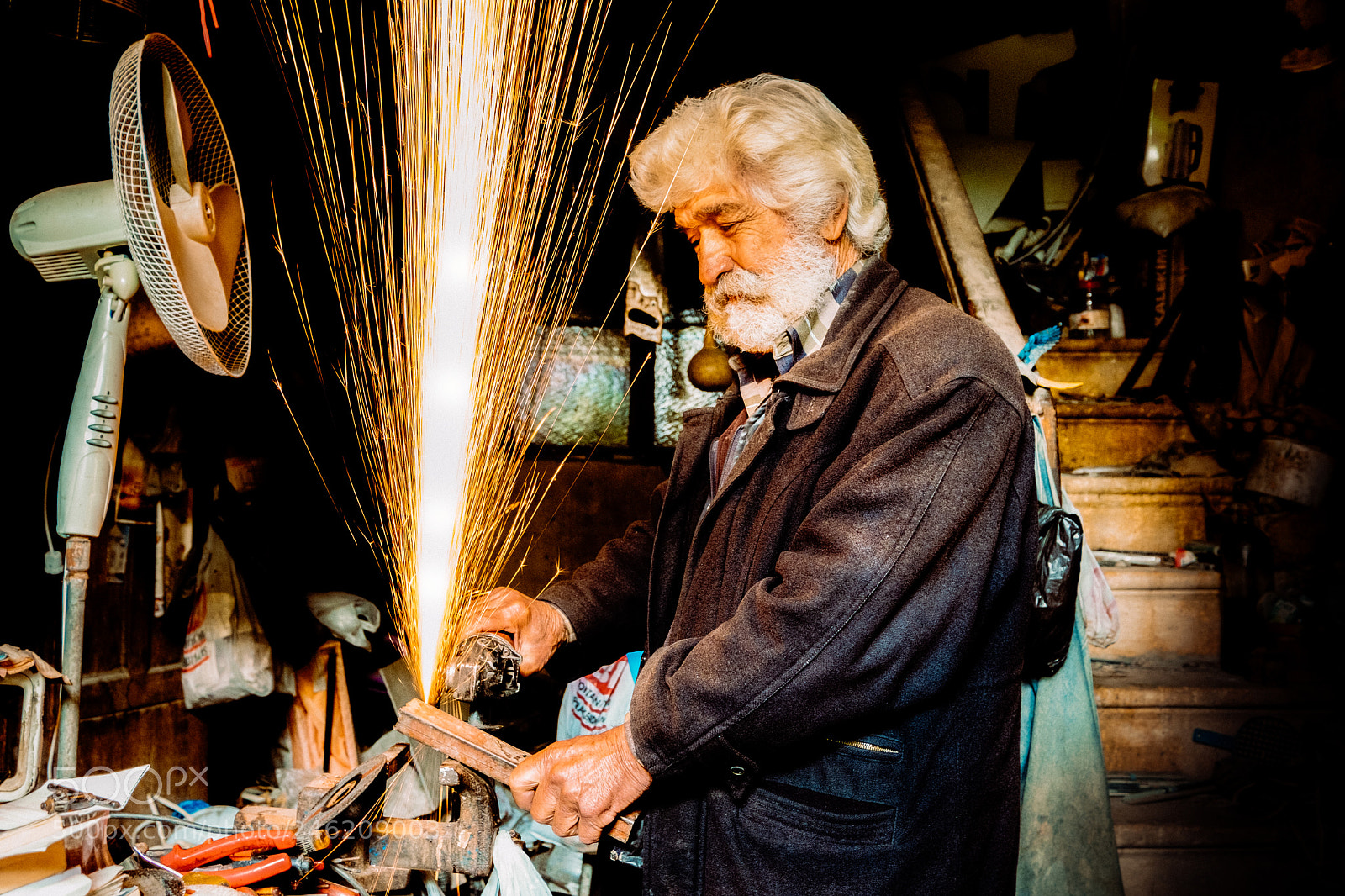 Fujifilm X-T2 sample photo. A rolling stone gathers photography