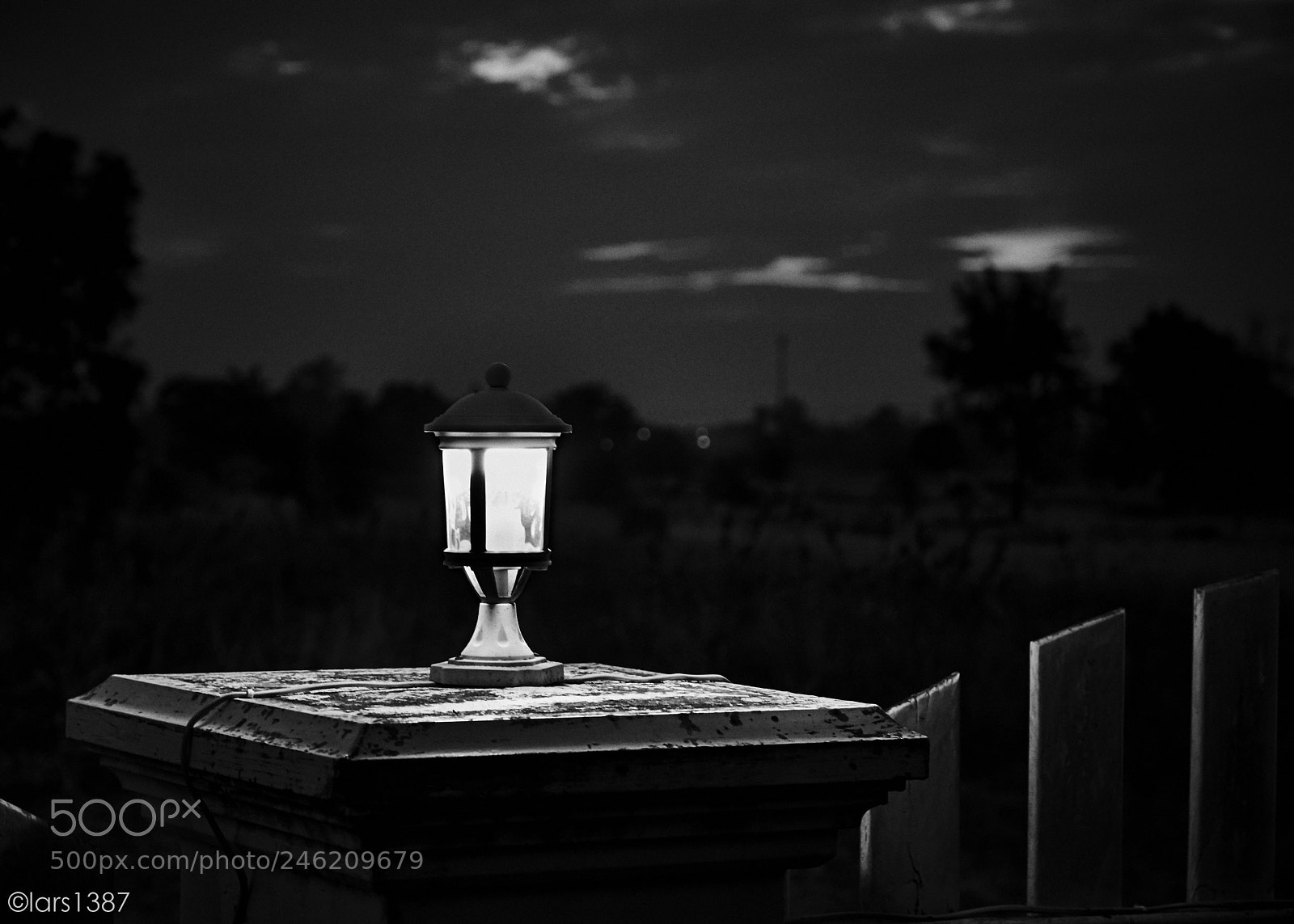 Fujifilm X-T1 sample photo. The lamp by the photography