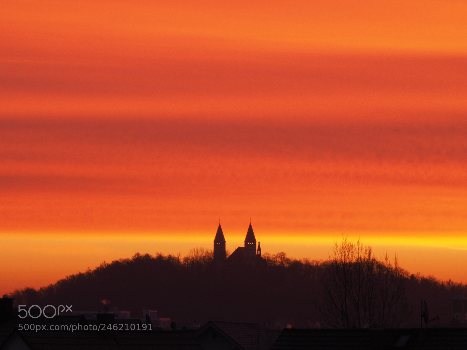 Olympus OM-D E-M10 II sample photo. Der himmel brennt photography