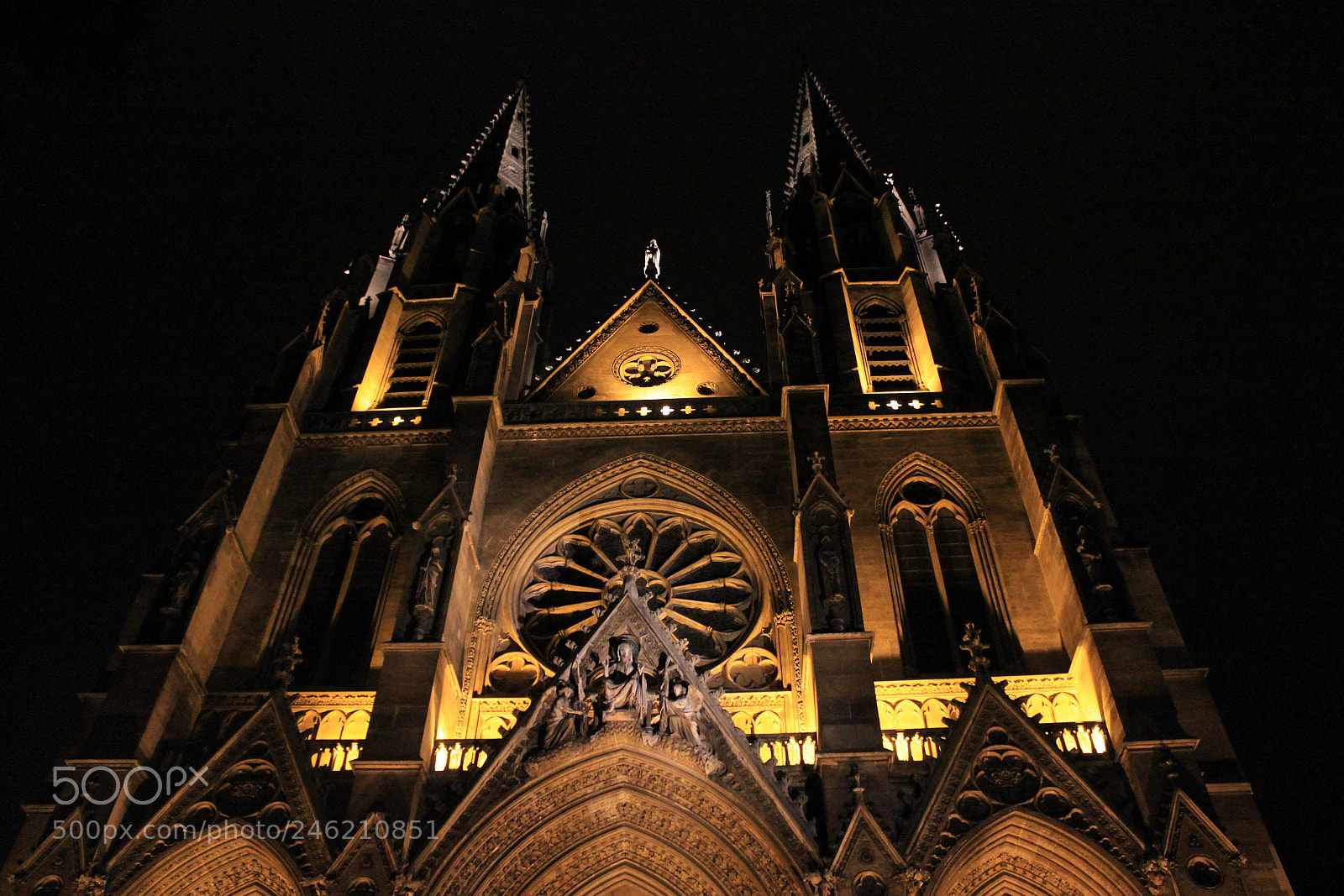 Canon EF-S 18-55mm F3.5-5.6 IS sample photo. Paris photography