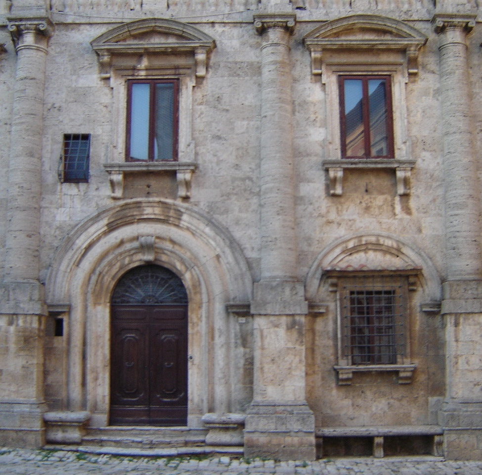 Sony DSC-P73 sample photo. Tuscany doors and windows photography